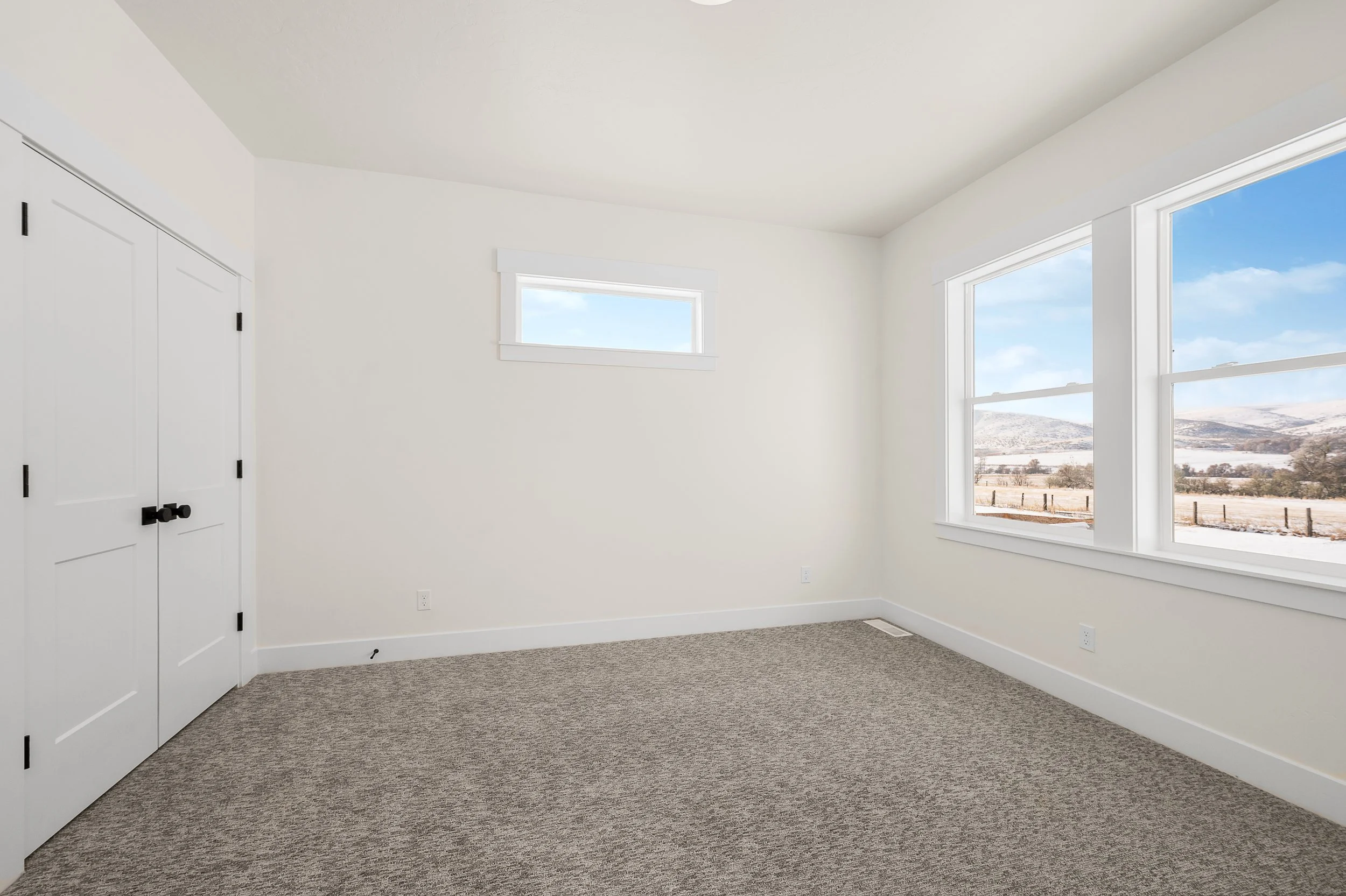 Mann Creek Bedroom (4).jpg