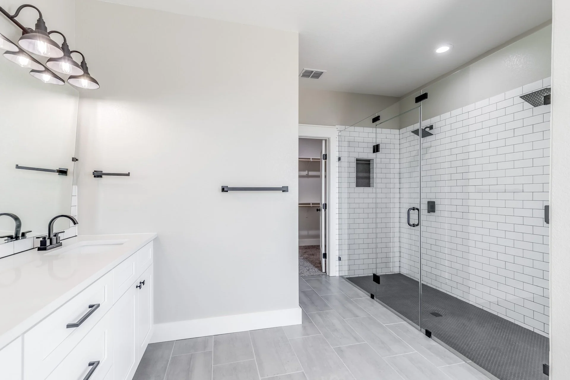 Bouy Drive Laundry, Closet, Bathrooom (6).jpg