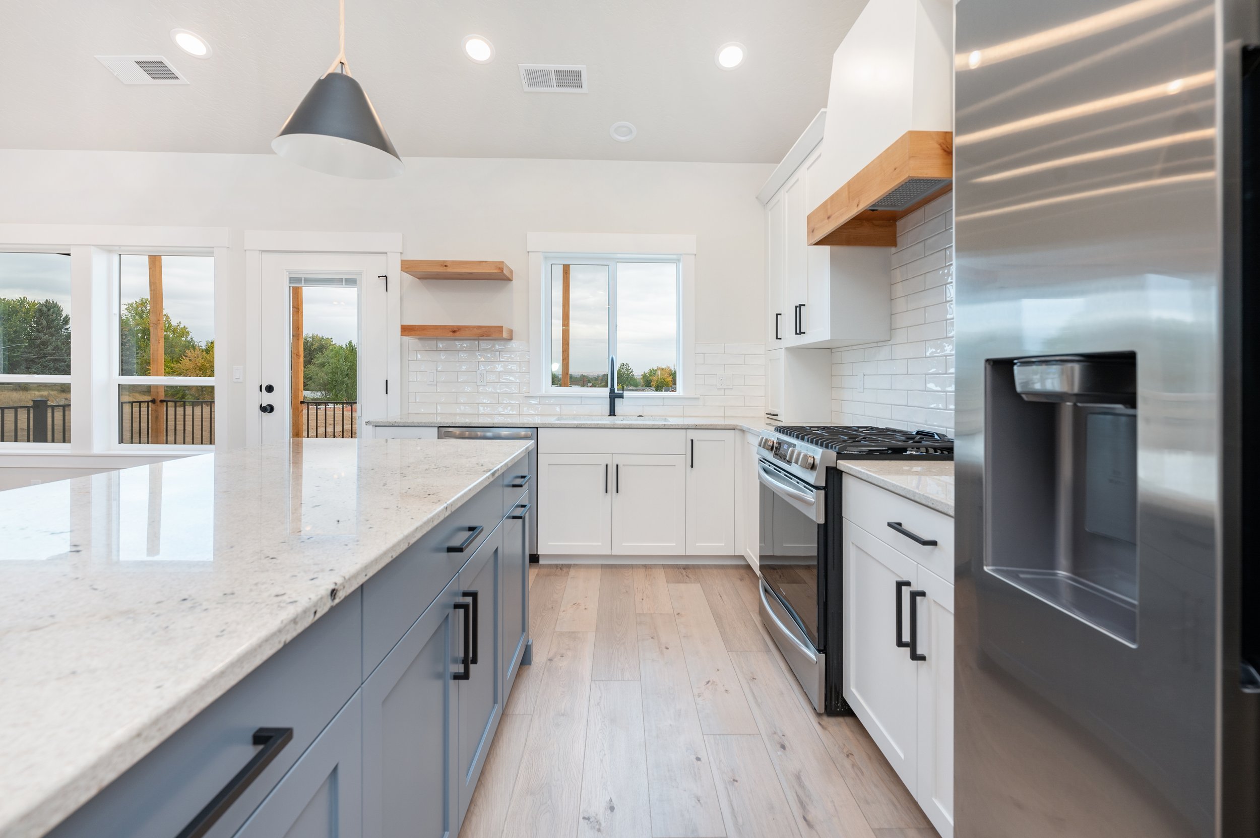 Iowa Ave Living, Dining & Kitchen (7).jpg