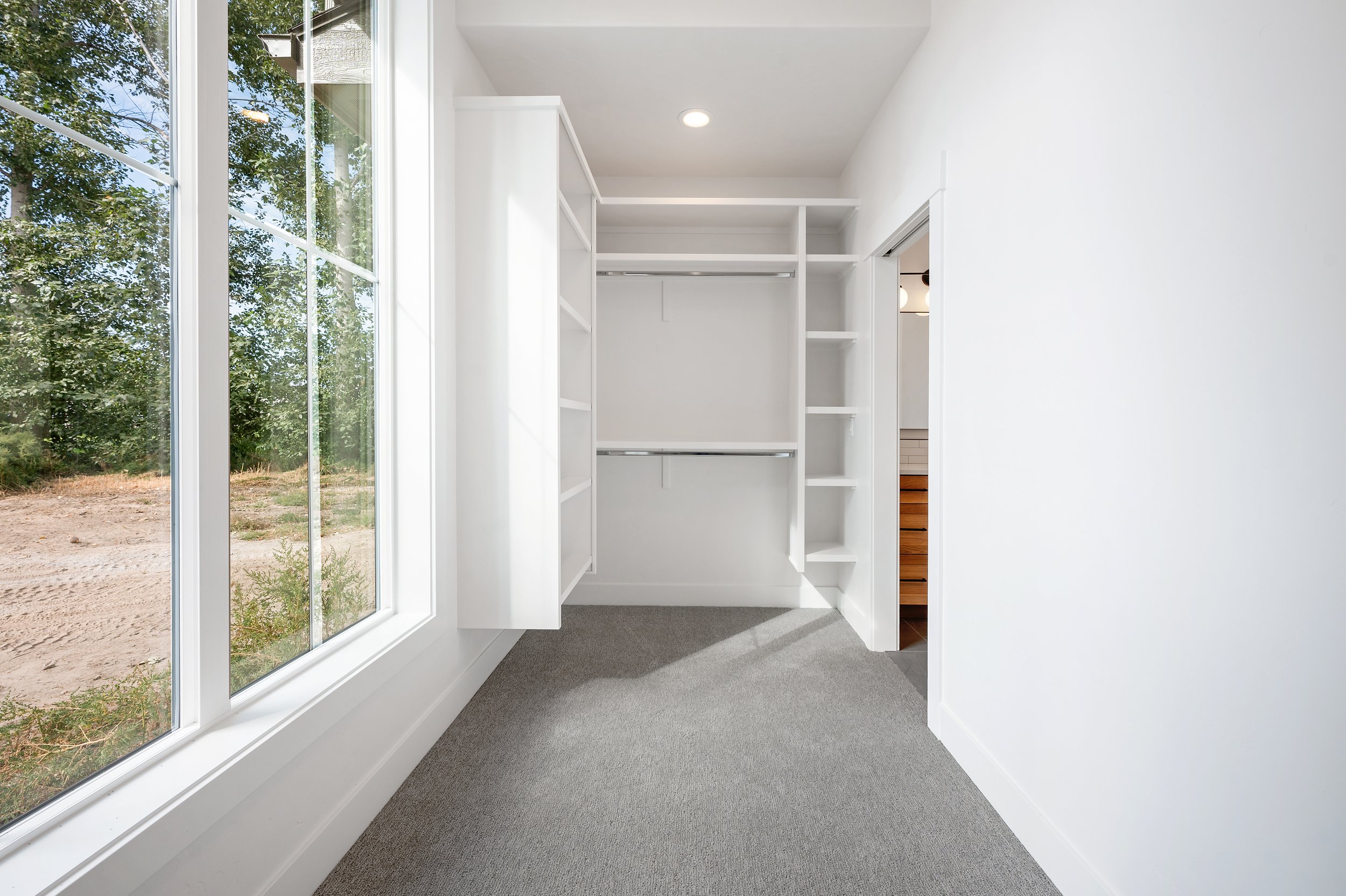 Brooks Drive Living, Dining, & Kitchen (6).jpg