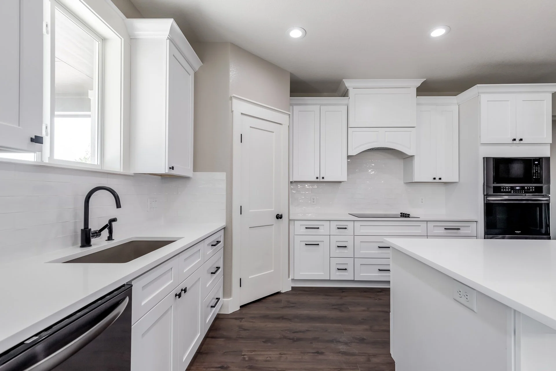 Bouy Drive Living, Dining, & Kitchen (6).jpg