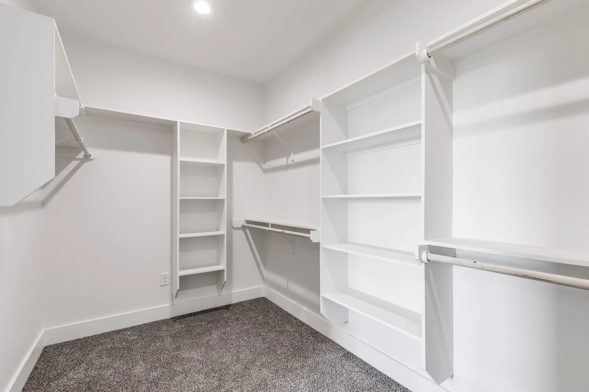 Bouy Drive Laundry, Closet, Bathrooom (7).jpg