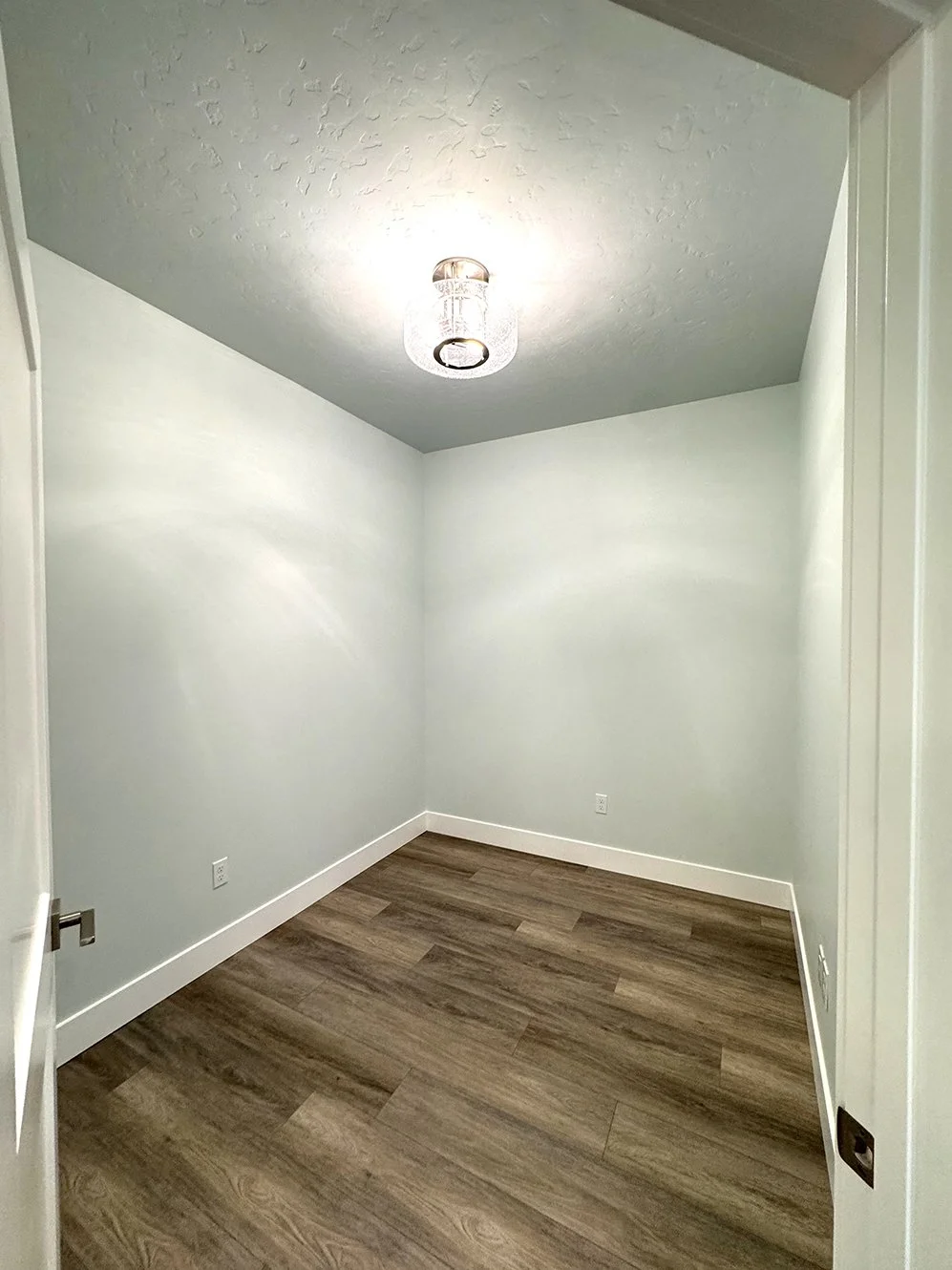 828 Mann Creek Bathroom, Laundry (5.1).jpg