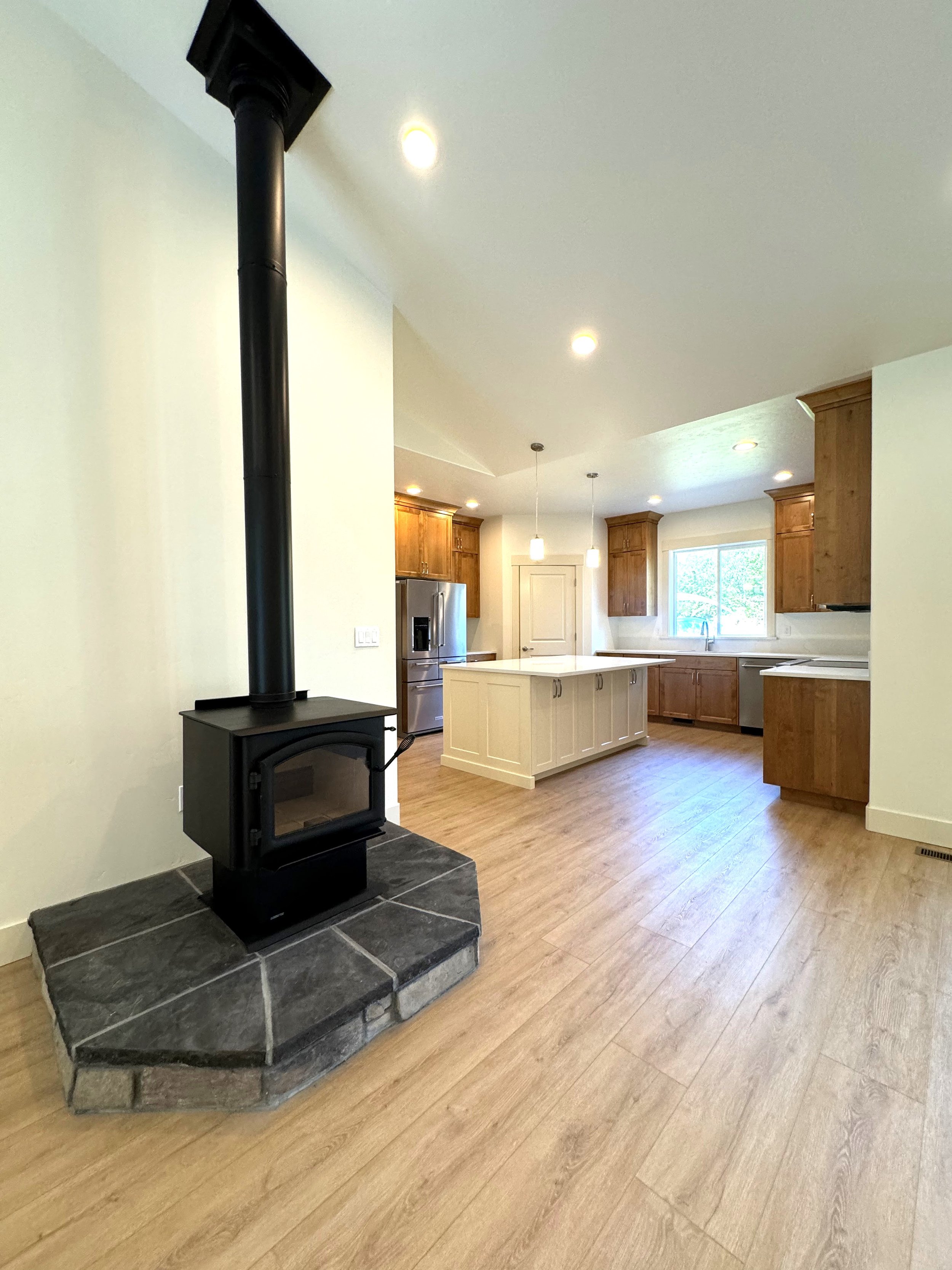 River Road Living, Dining, kitchen (5).jpg