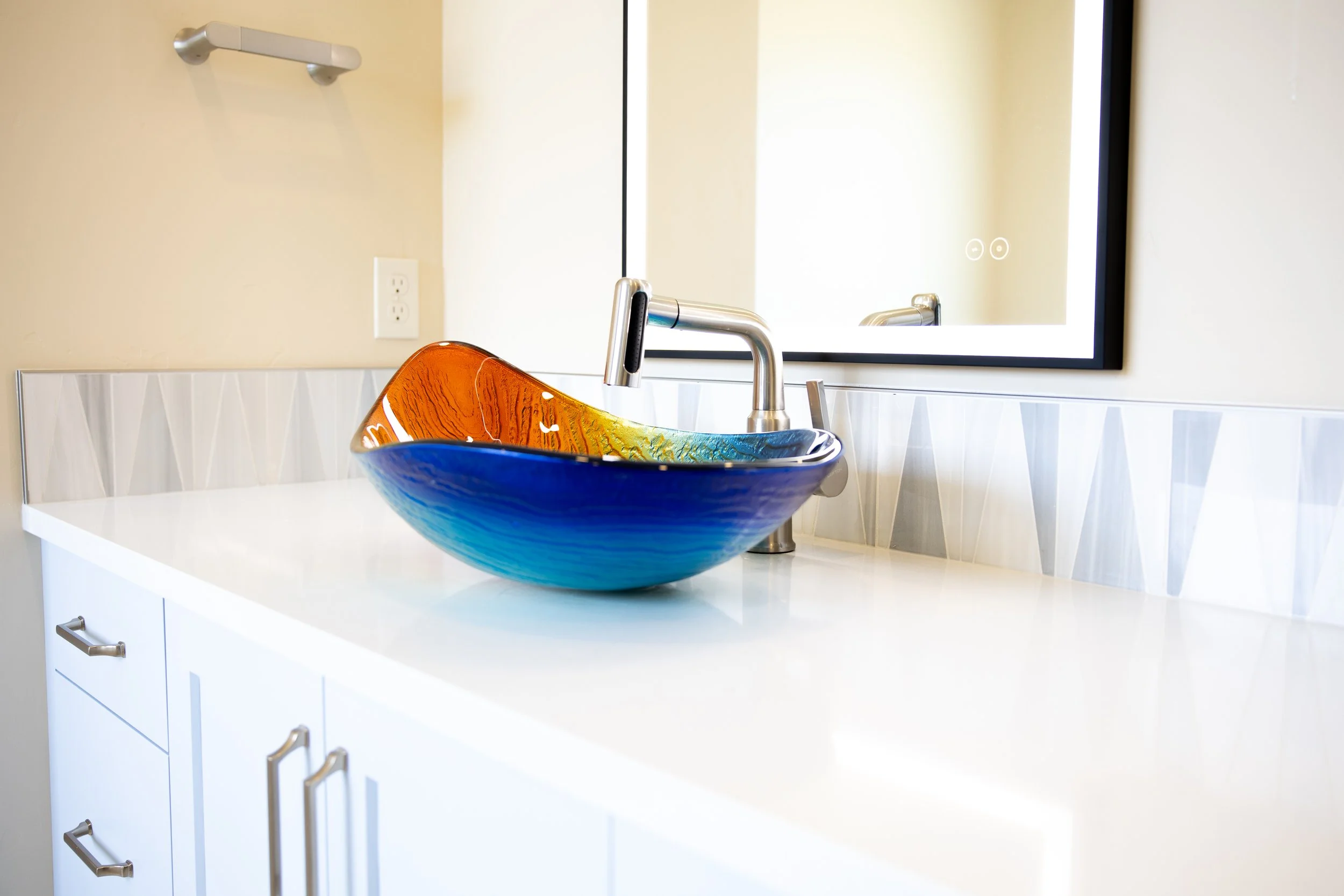 Cottonwood Lane Bathrooms, Laundry, Mudbench  (3).jpg