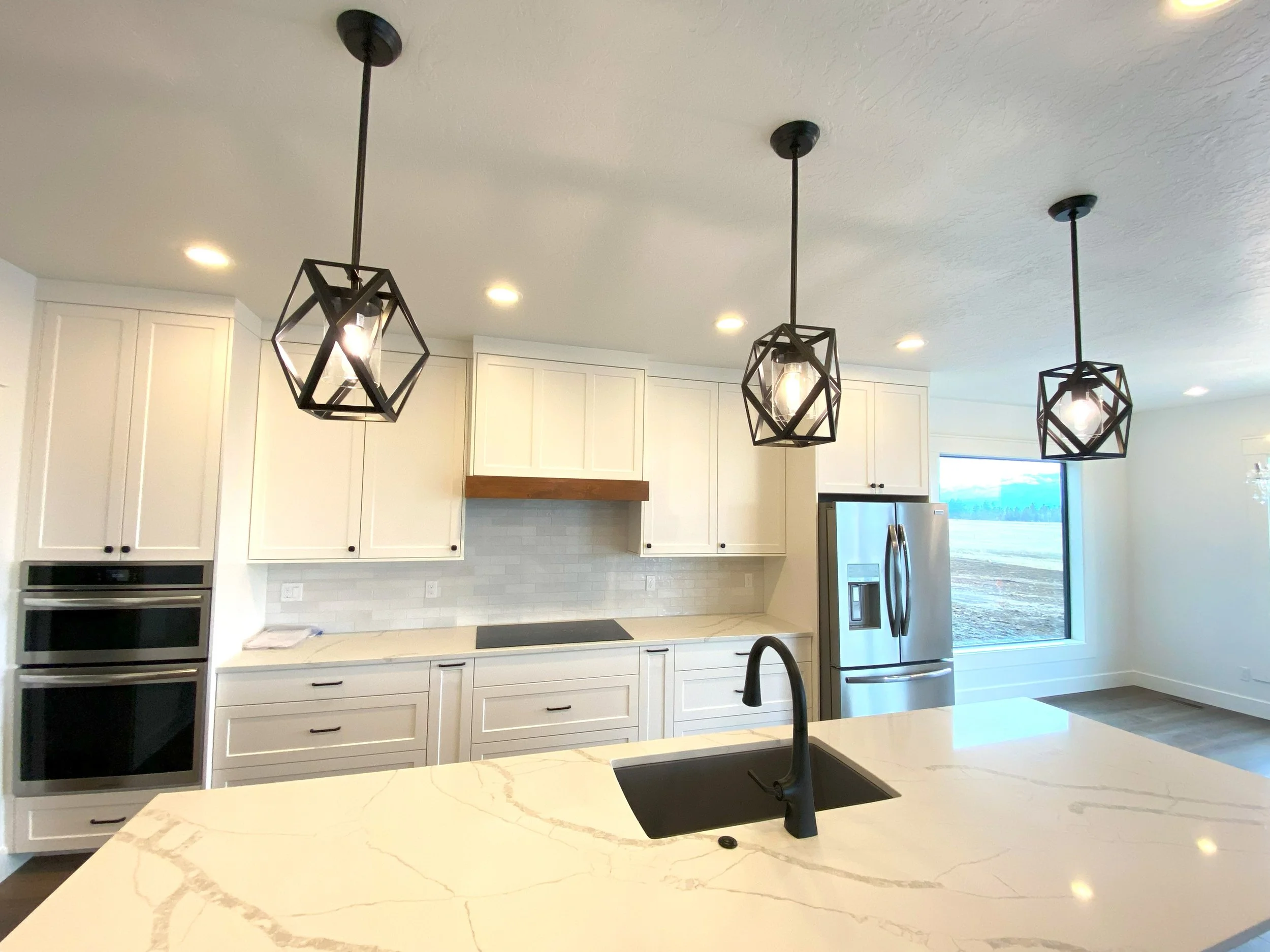 Gold Fork Road Living, Dining, & Kitchen (6).jpg