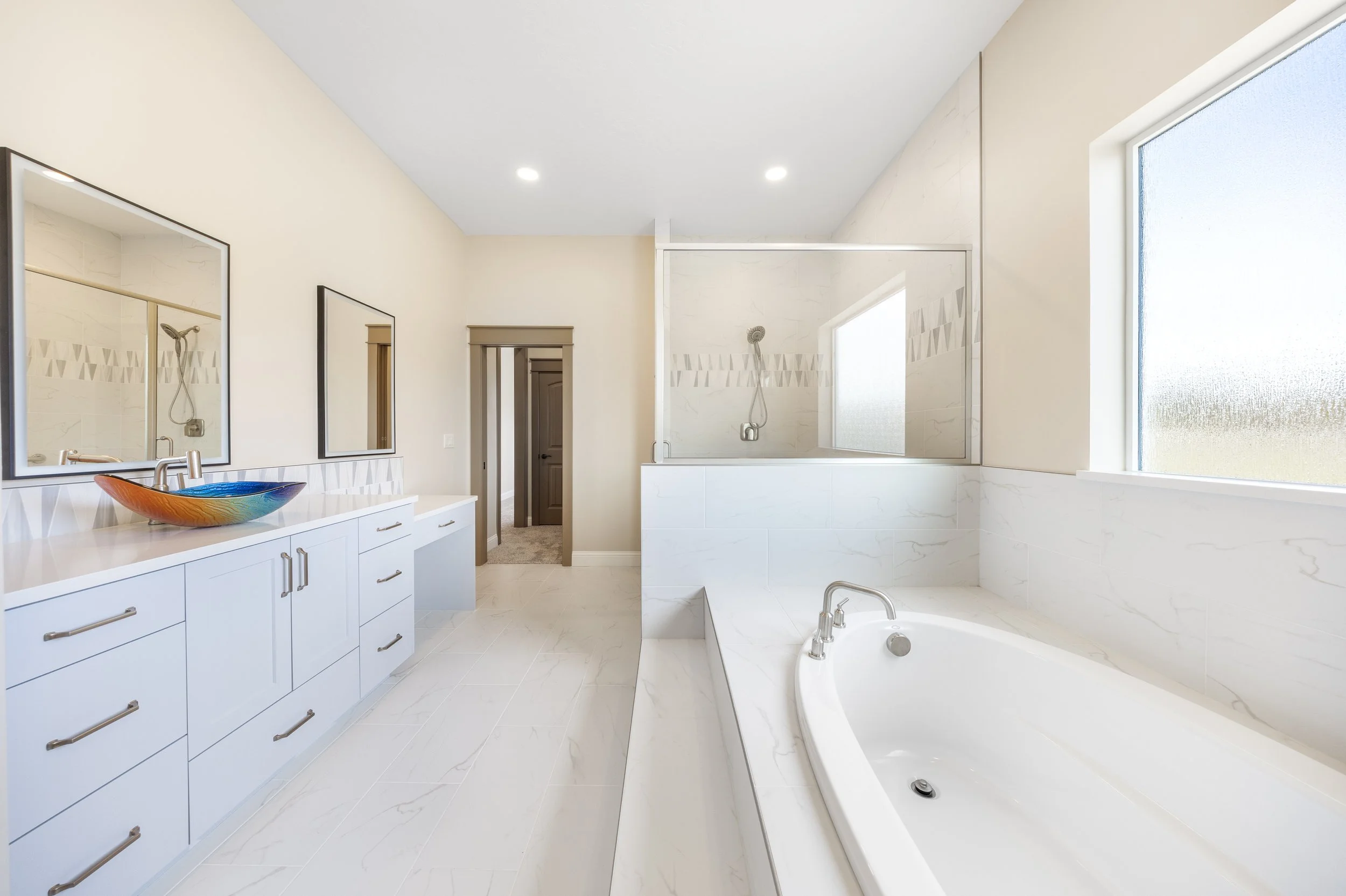 Cottonwood Lane Bathrooms, Laundry, Mudbench  (1).jpg