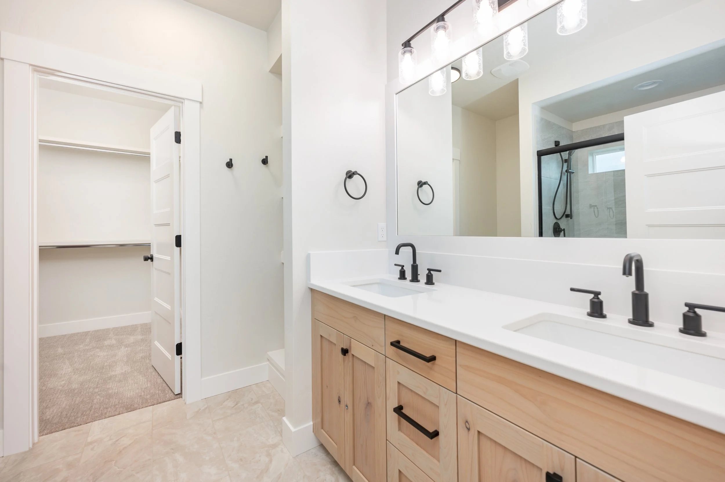 Iowa Ave Bathrooms & Laundry (2).jpg