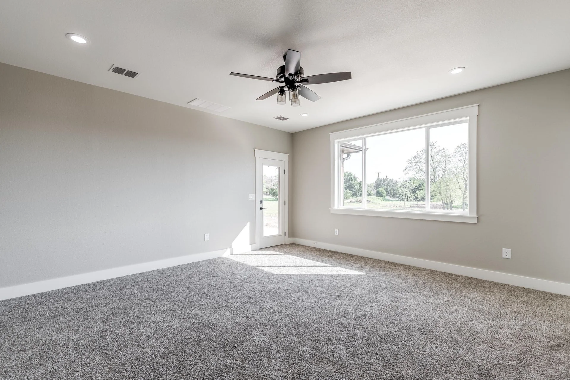 Bouy Drive Bedroom (2).jpg