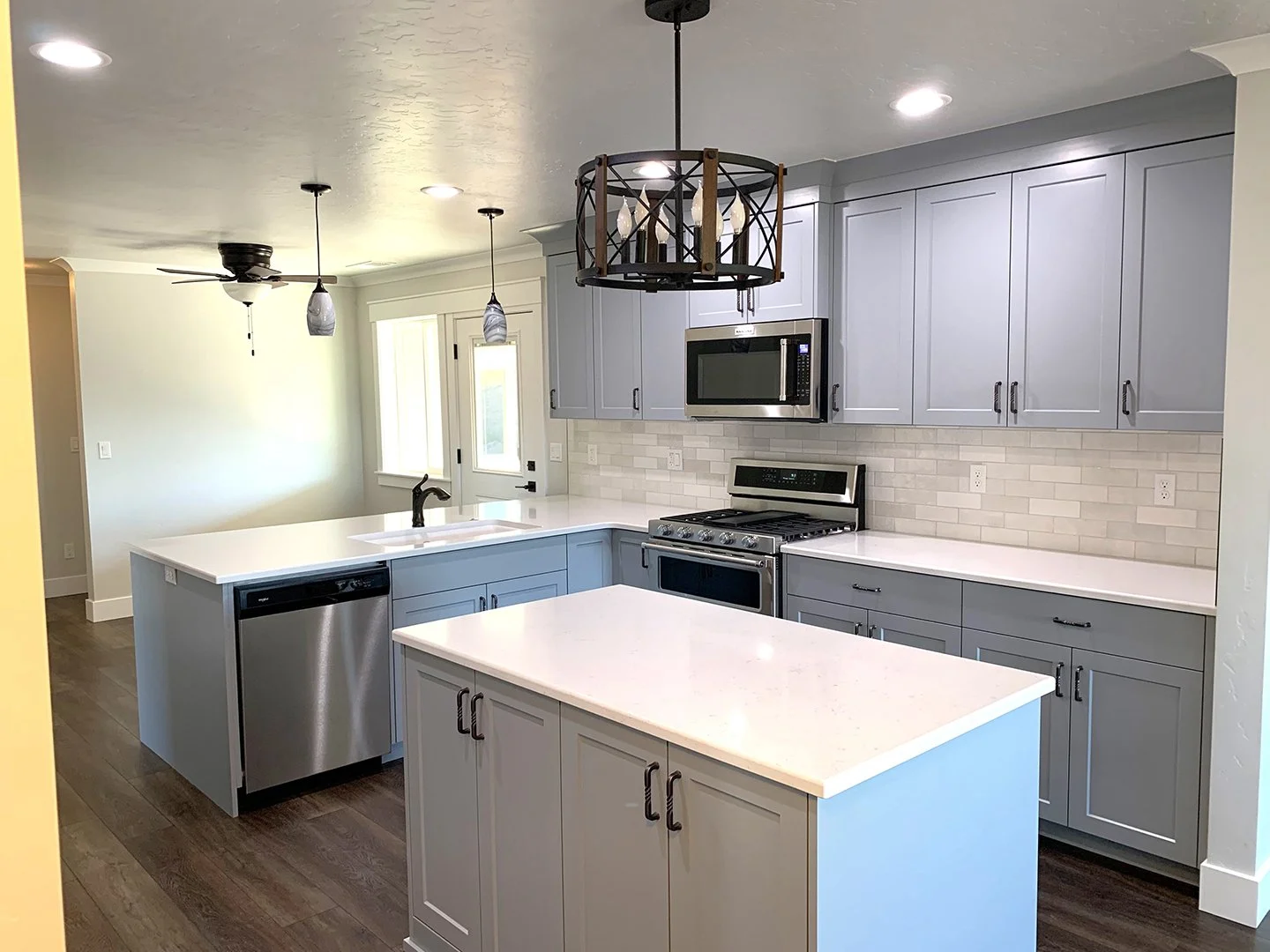 Speas Rd Living, Kitchen (2.1).jpg