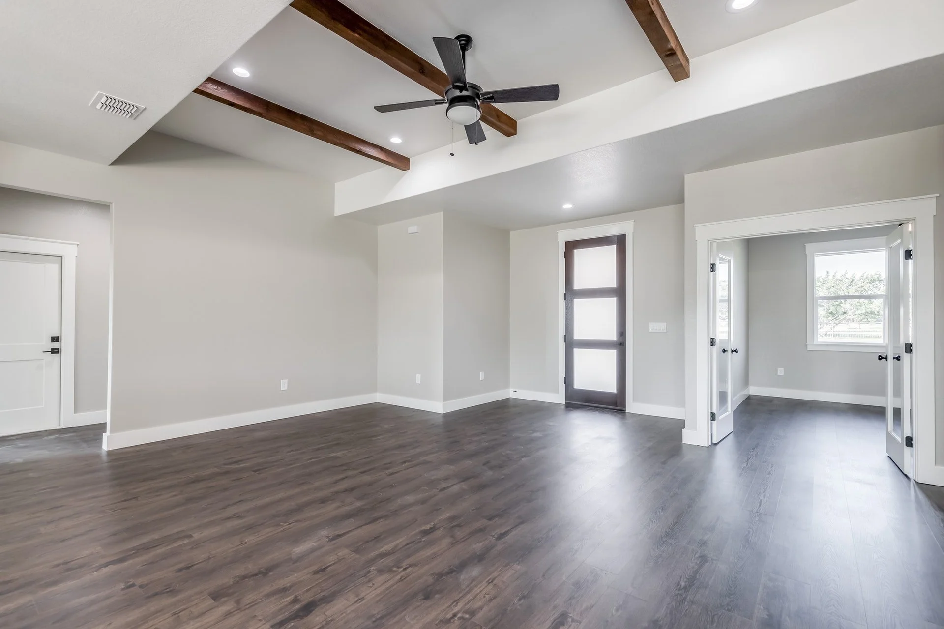 Bouy Drive Living, Dining, & Kitchen (3).jpg