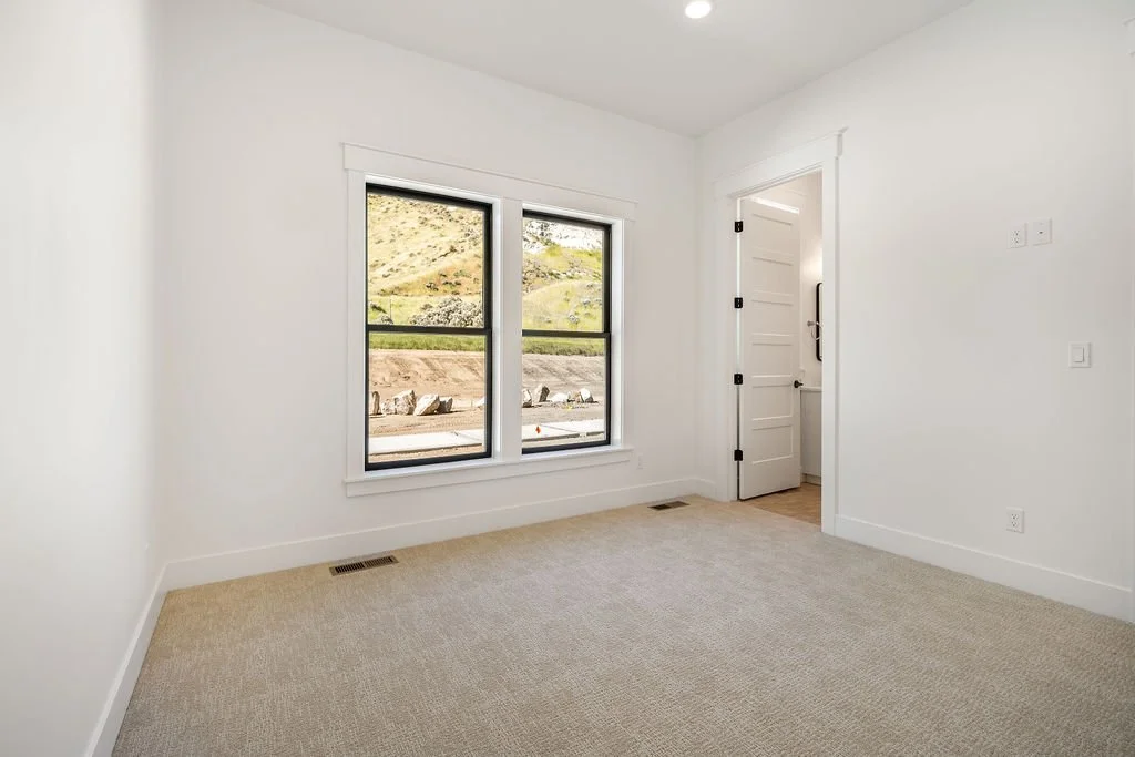 South Slope Rd Bedroom 3 (3).jpg
