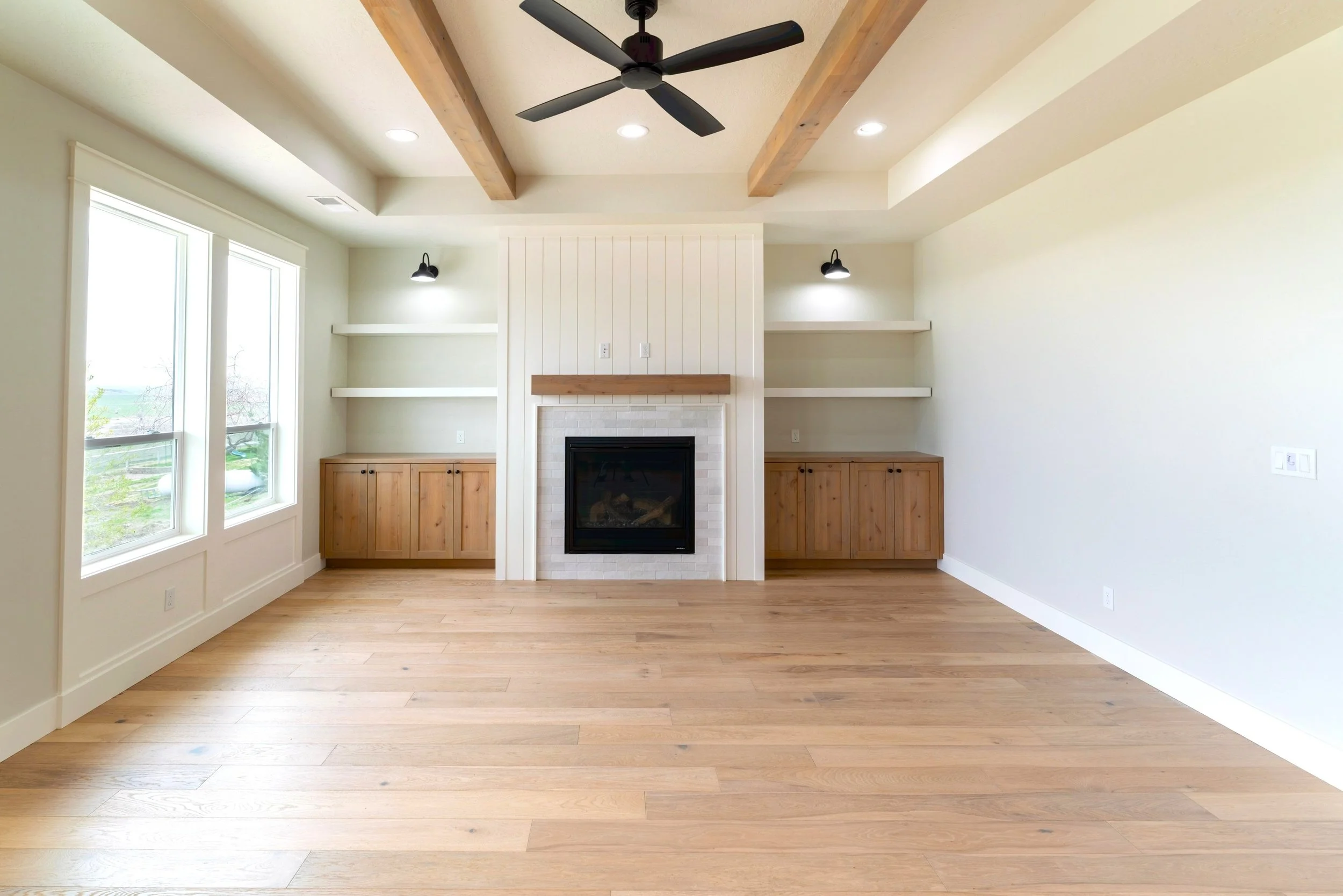 Zach Boulevard Living, Dining, & Kitchen (9).jpg