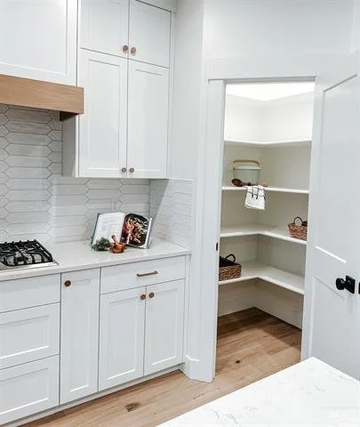 Mann Creek Living, Dining, & Kitchen (5).jpg