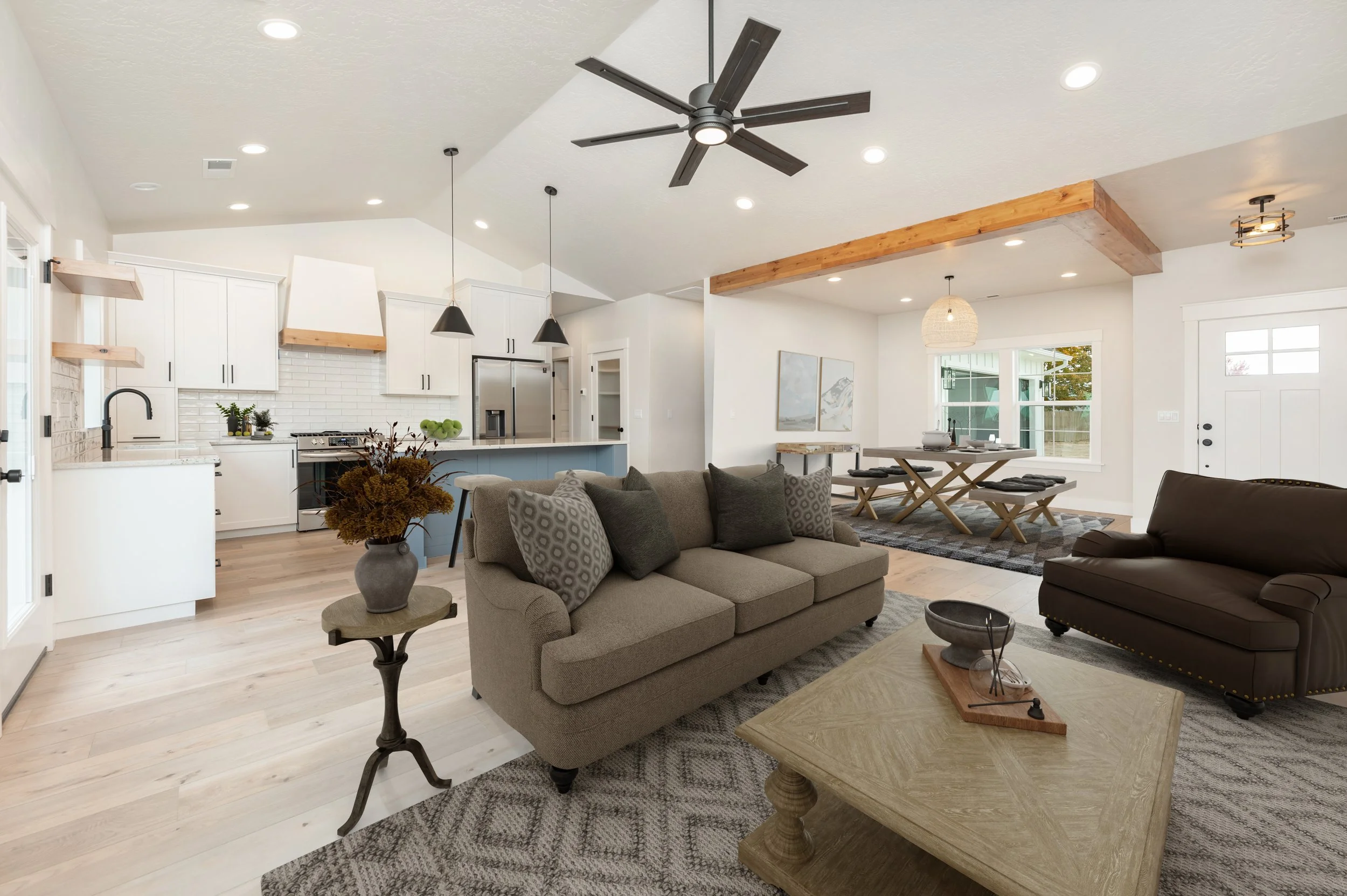 Iowa Ave Living, Dining & Kitchen (1)_1875701.jpg