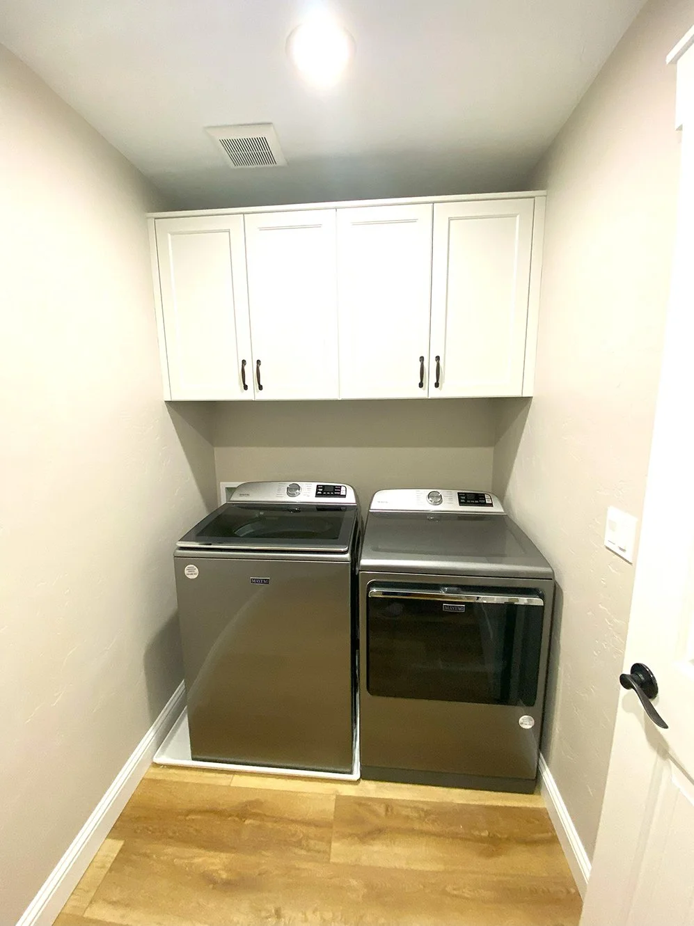 Loafer Lane Bathroom & Laundry (1.1).jpg