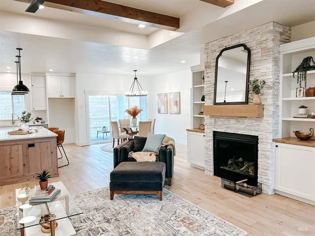 Mann Creek Living, Dining, & Kitchen (1).jpg