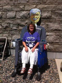 Lakehead Orillia campus: Stephen Leacock chair and oak forest