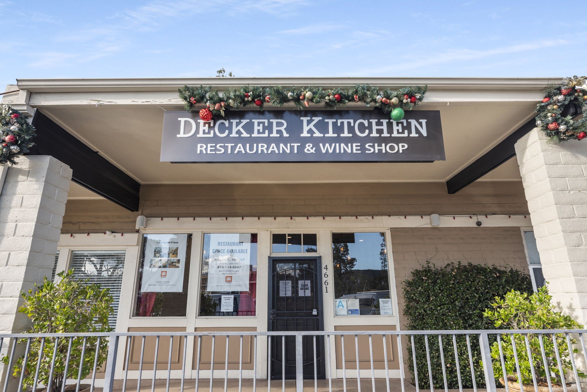 4661 Decker Kitchen 1.jpg