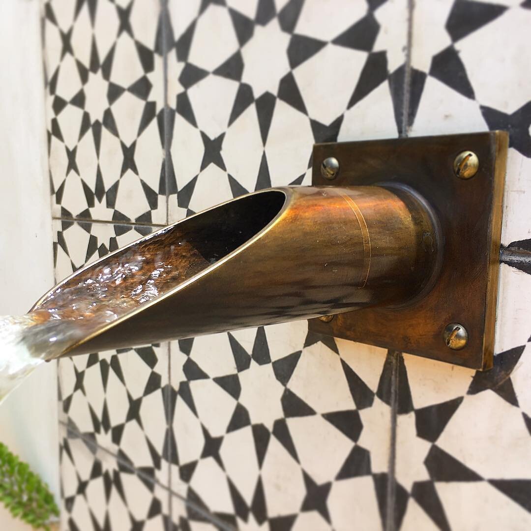 Fountain Scupper in aged brass for the always lovely @andreashapiroartandinteriors ⛲️