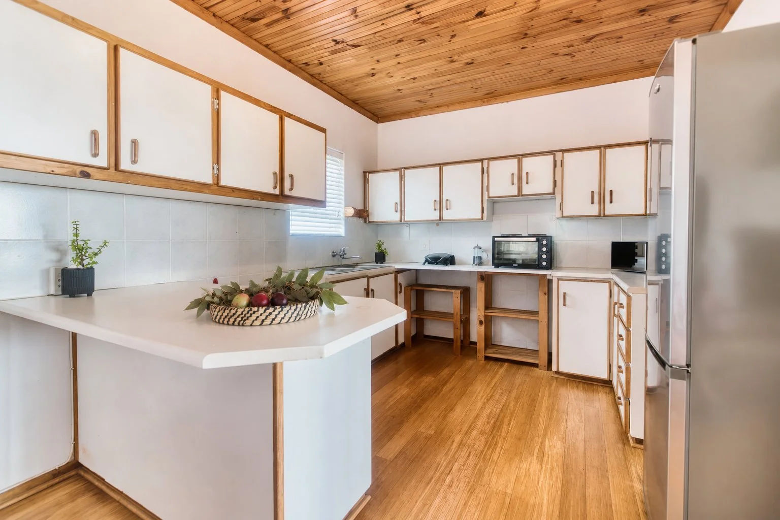 05-suikerbos-house-struisbaai-kitchen.jpg