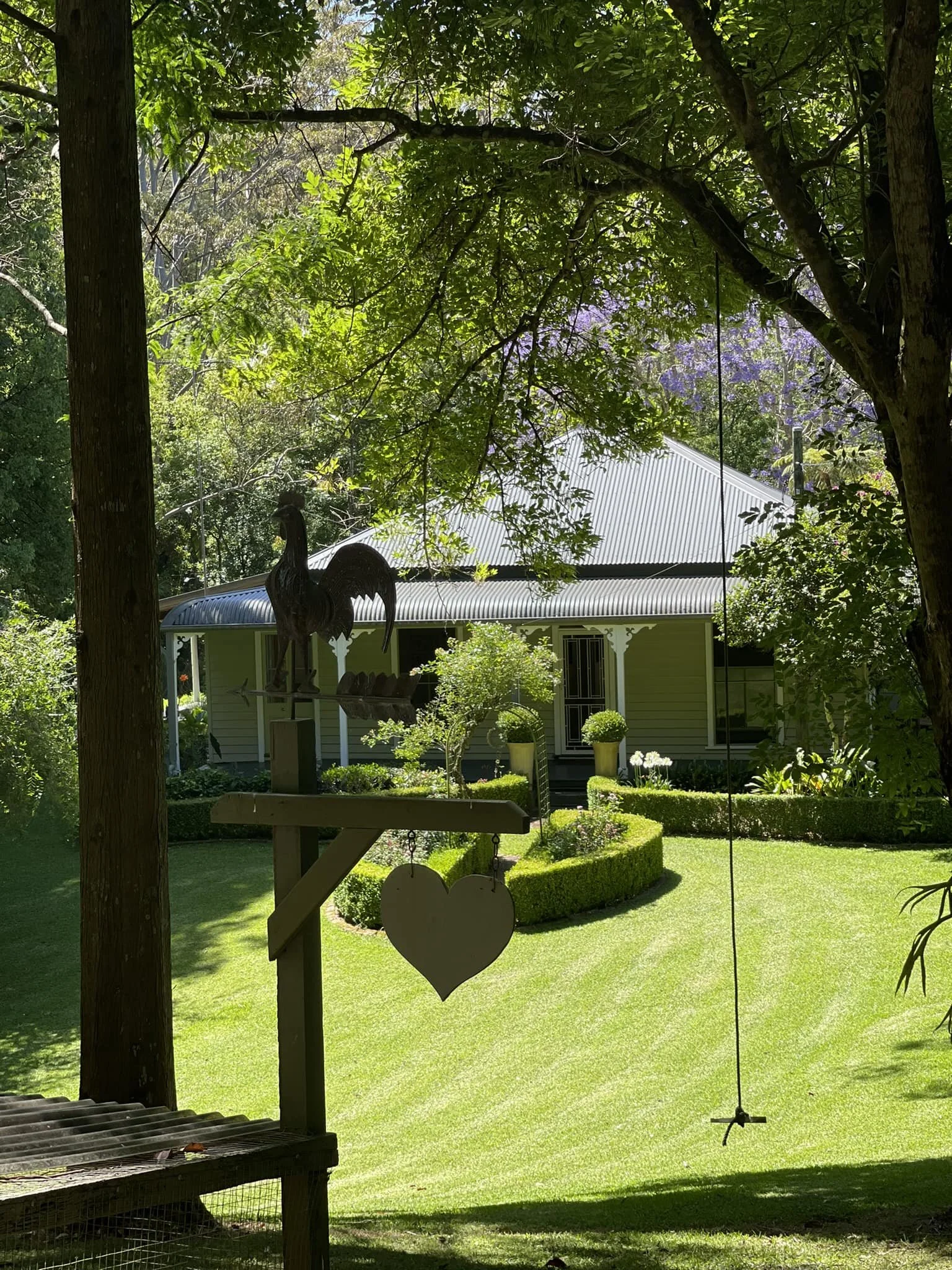 How gorgeous is Rambling Rose Cottage Holgate