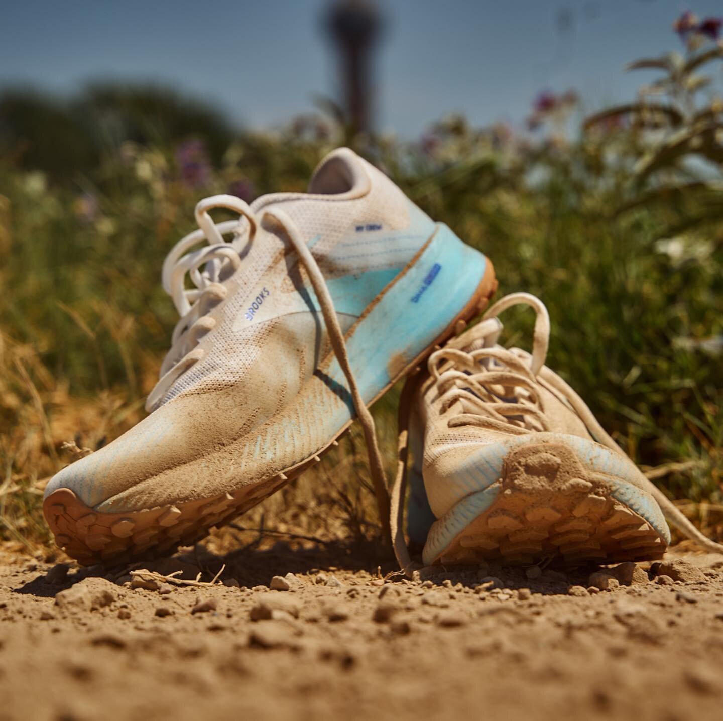 @brooksrunning Catamount are the perfect shoe for a run in the wilderness of Texas!
.
.
.
.
Shoes: @brooksrunning Catamount in white
🏃🏾&zwj;♀️: @runwithkelz 
&bull;
&bull;
&bull;
&bull;
#runningmakesmehappy&nbsp;#runninggear&nbsp;#runnerslifestyle&