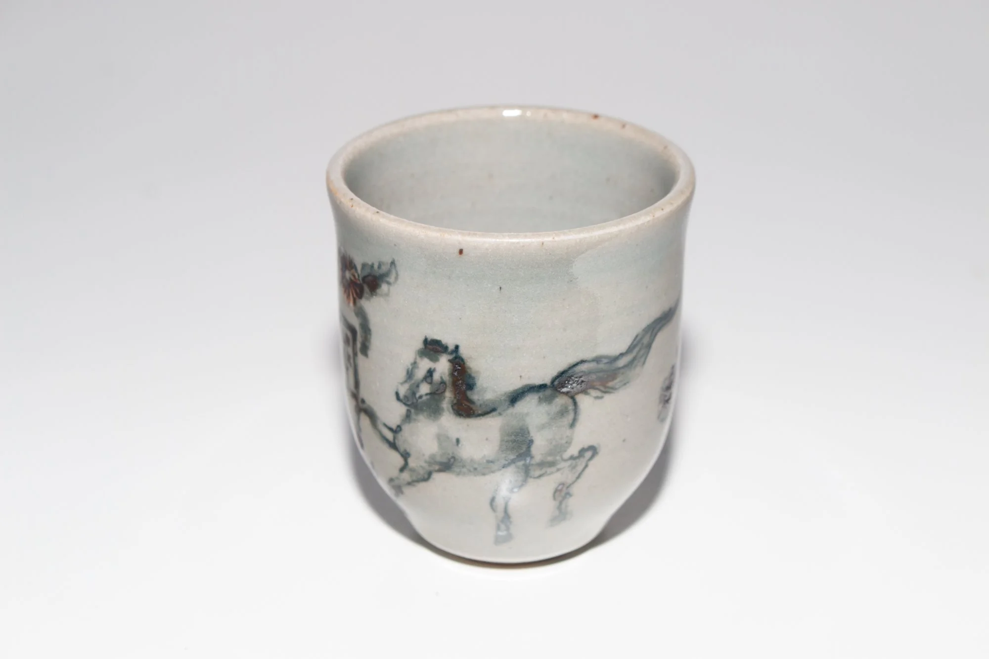 HORSE_TULIP_CELADON_4.jpg