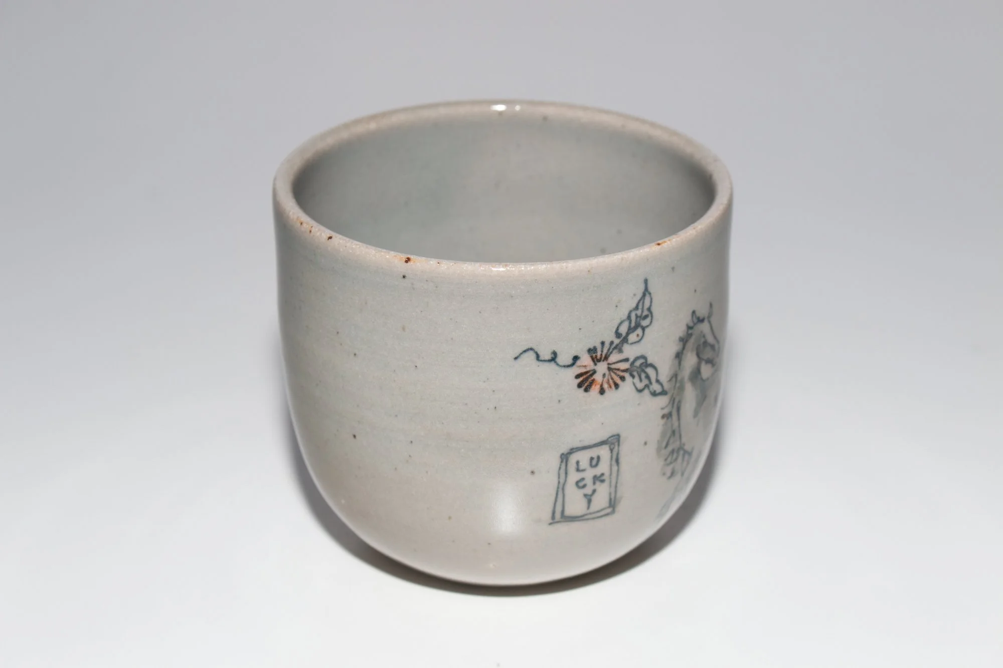 HORSE_CUP_CELADON_1_6.jpg