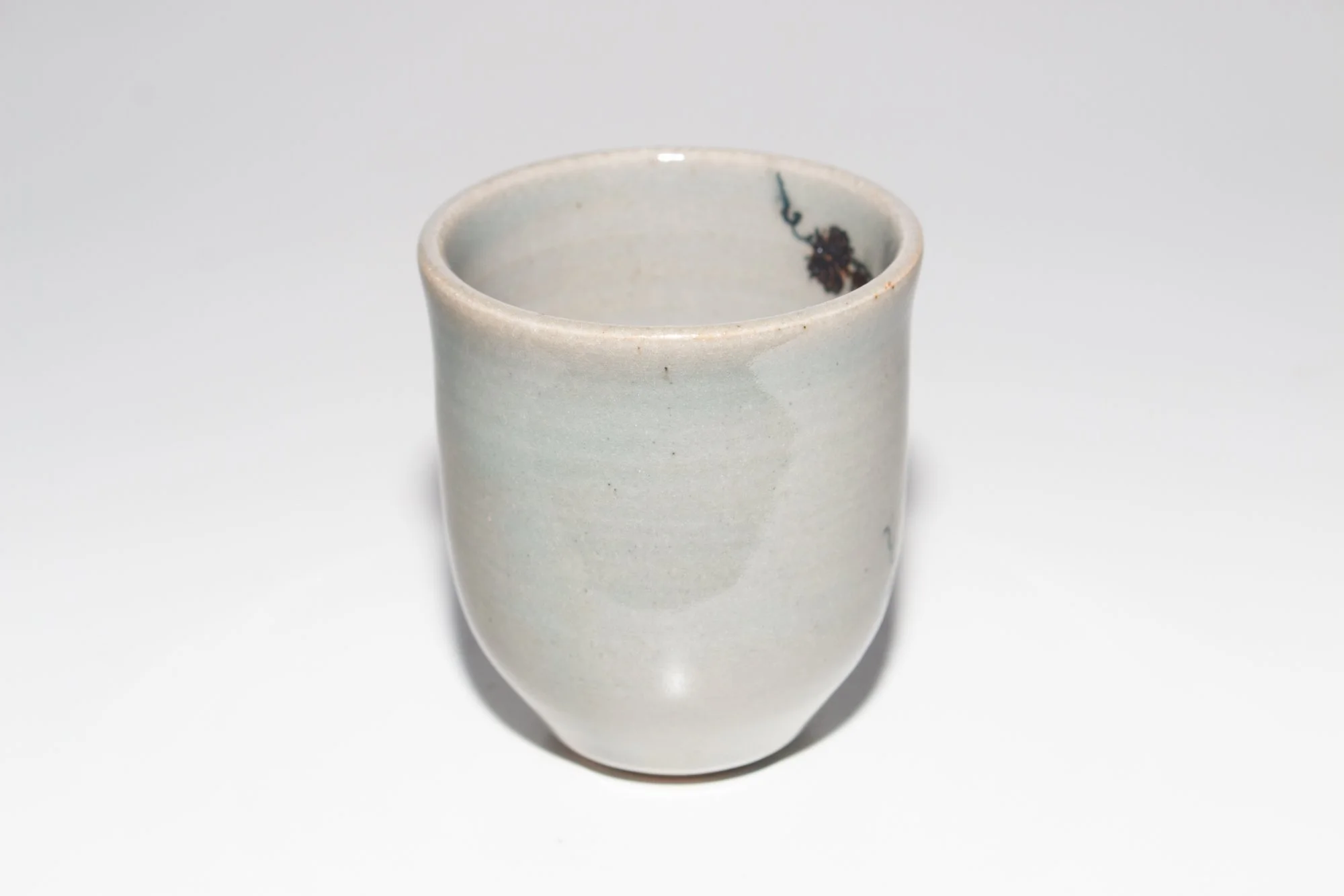 HORSE_TULIP_CELADON_6.jpg