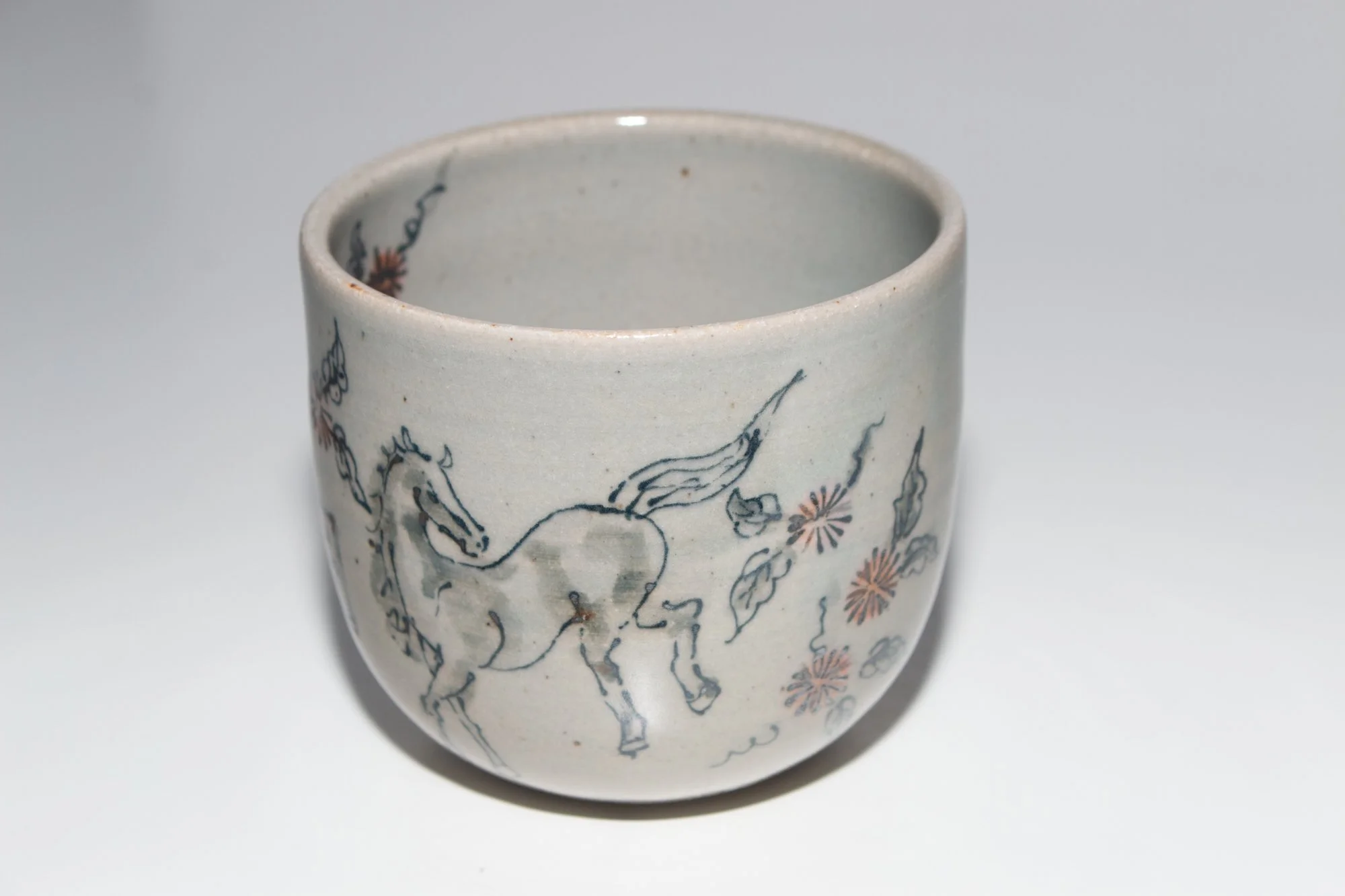 HORSE_CUP_CELADON_1_8.jpg