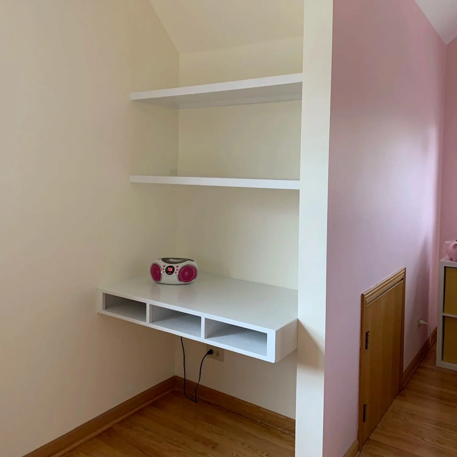 Design+Build: Floating Desk + Shelves