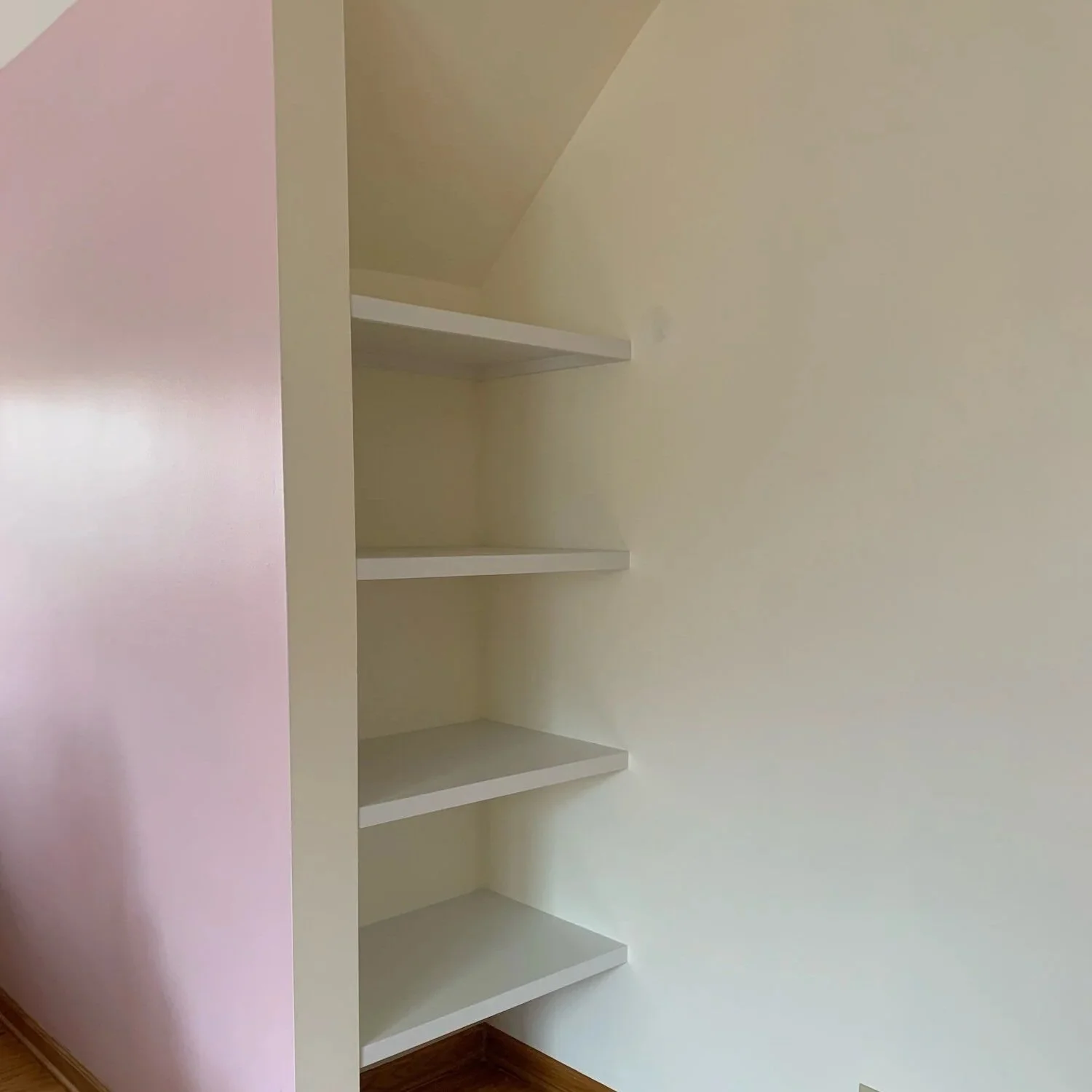 Design+Build: Floating Shelves