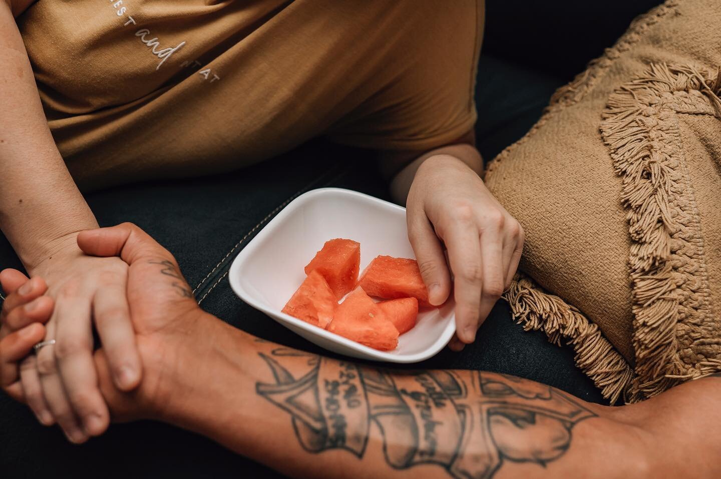 Snacks in labour 🍉

Some women find having small snacks during early labour beneficial, others can't stomach any food and prefer to just sip water. 

What worked for you? Did you feel the need to eat and drink during labour? 🍪🍎🍿🧃
.
.
.
.
.
.
#su