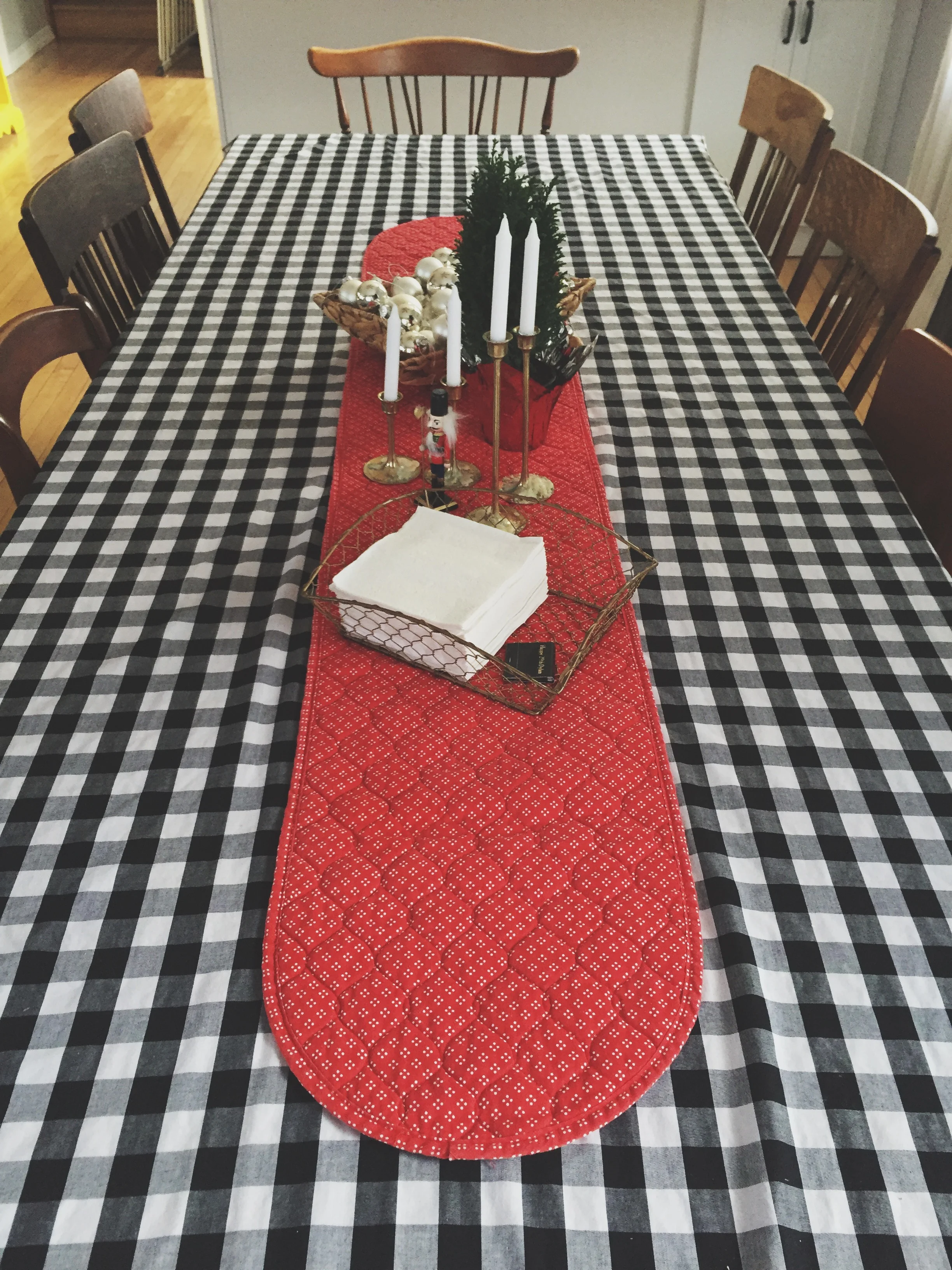 My Christmas Tabletop | Cassia & Co.