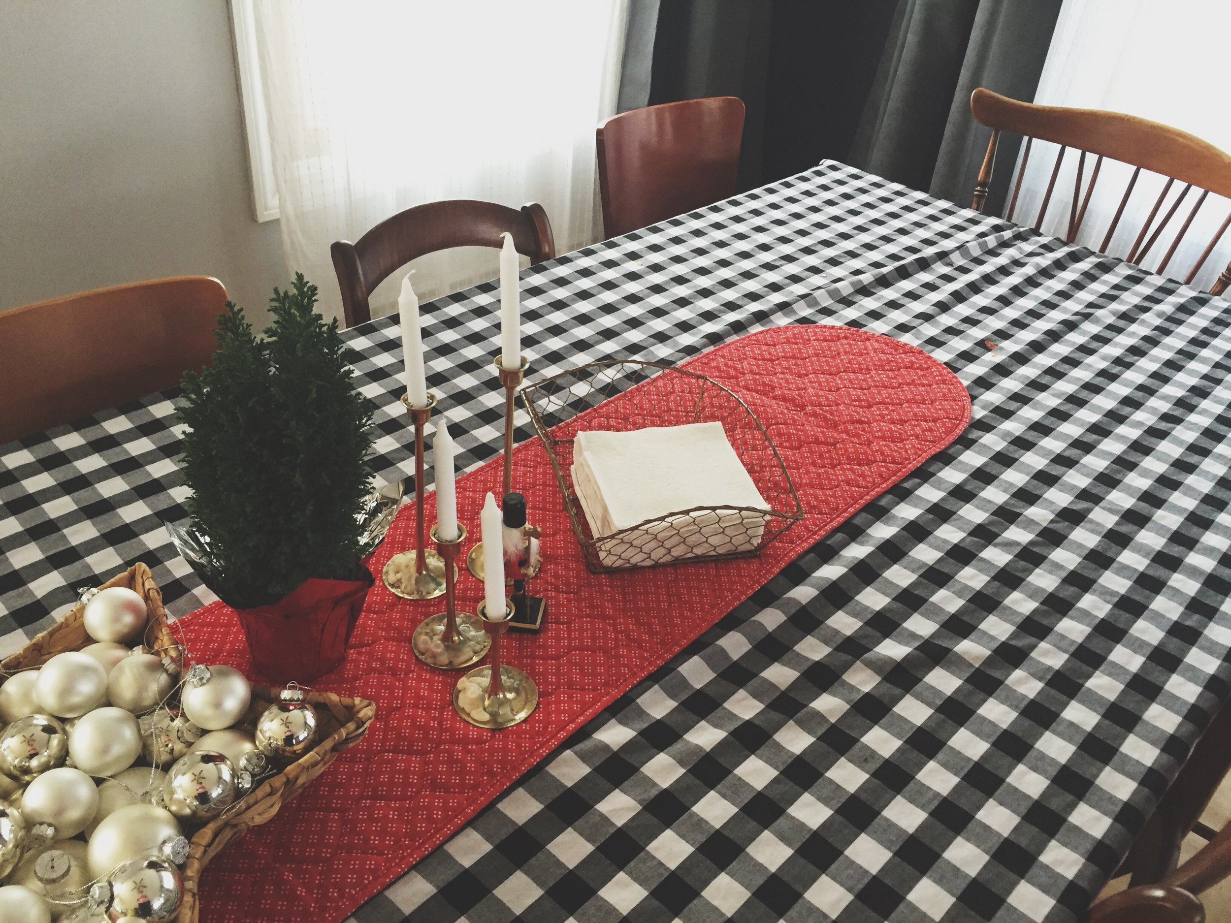 My Christmas Tabletop | Cassia & Co.