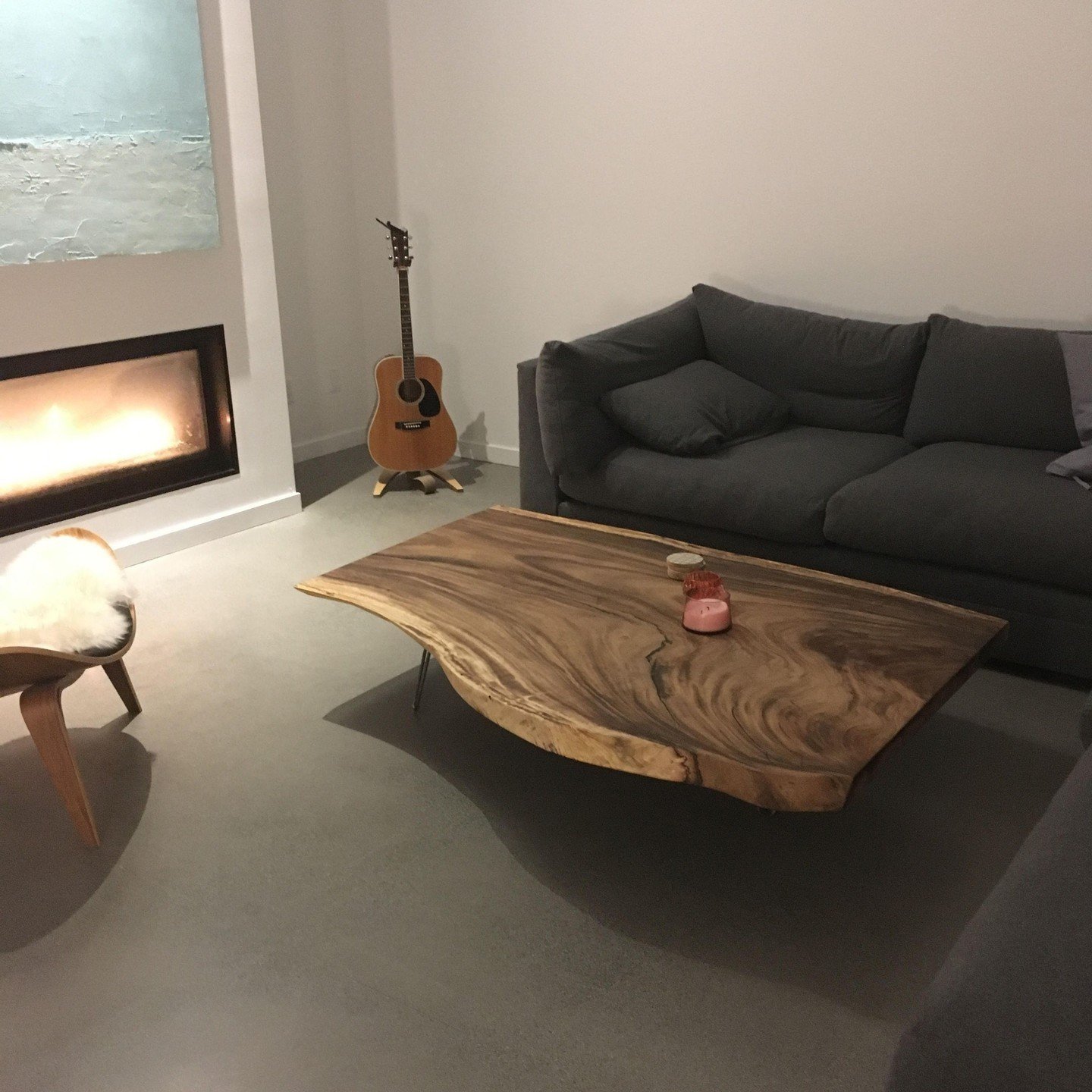 Looking for your dream coffee table? We'd love to help you with that! Get in touch with us through the link in our bio!