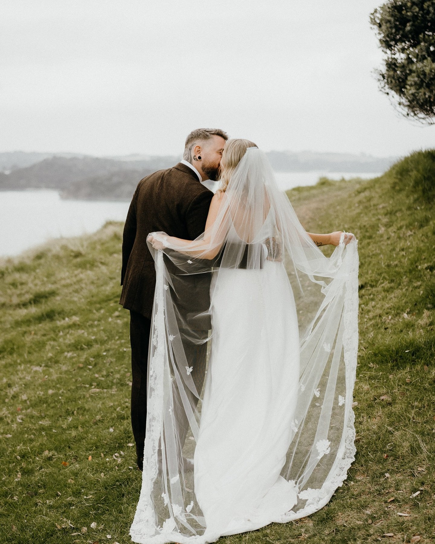 Absolutely beautiful set of images from Bella and Ethan&rsquo;s wedding, shot by my wonderful friend and incredibly talented photographer @stephbubble of @bubblerock, edited by me.

I&rsquo;m working on this gallery at the moment and it has been so e