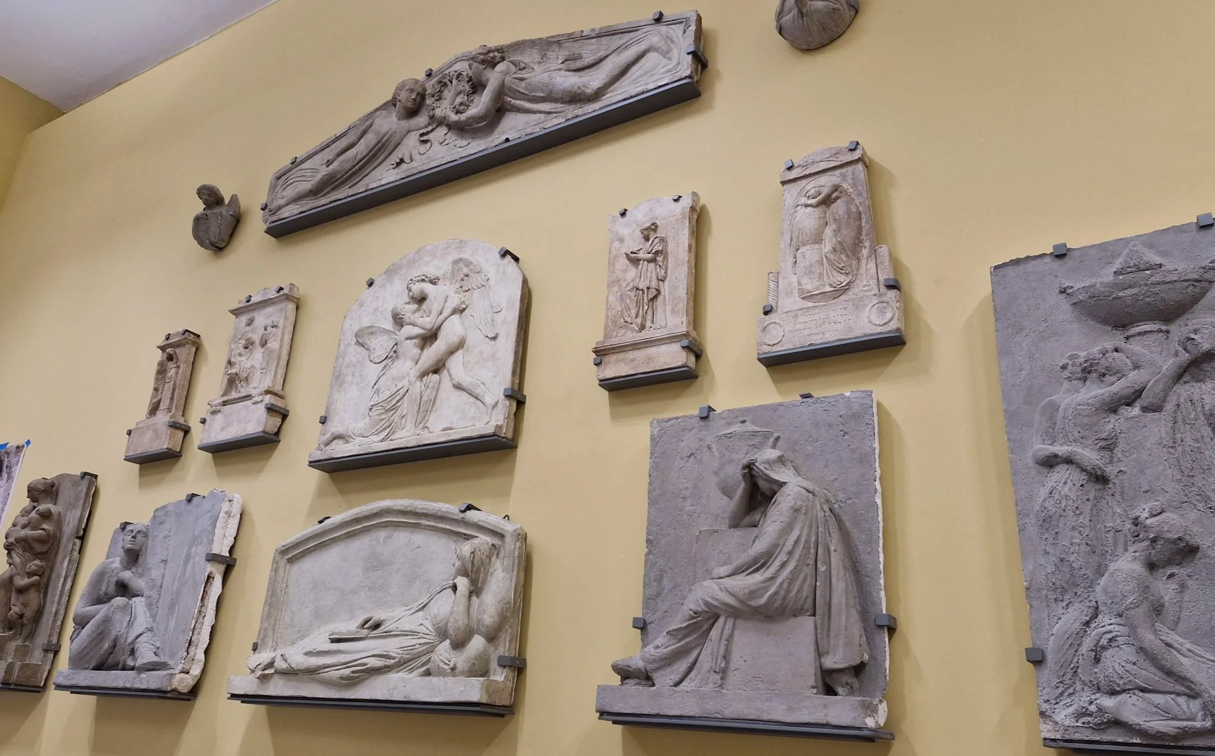 UCL Art Museum - Flaxman Plaster casts