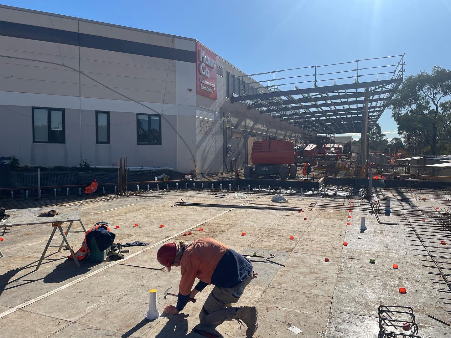 The team at Home Co Glenmore Park have been enjoying the recent sunny weather while they&rsquo;ve been completing deck work. The awning is also up and ready for rough in. 
&bull;
&bull;
&bull;
#hallmacelectrical #electricalcontractor #electricalproje