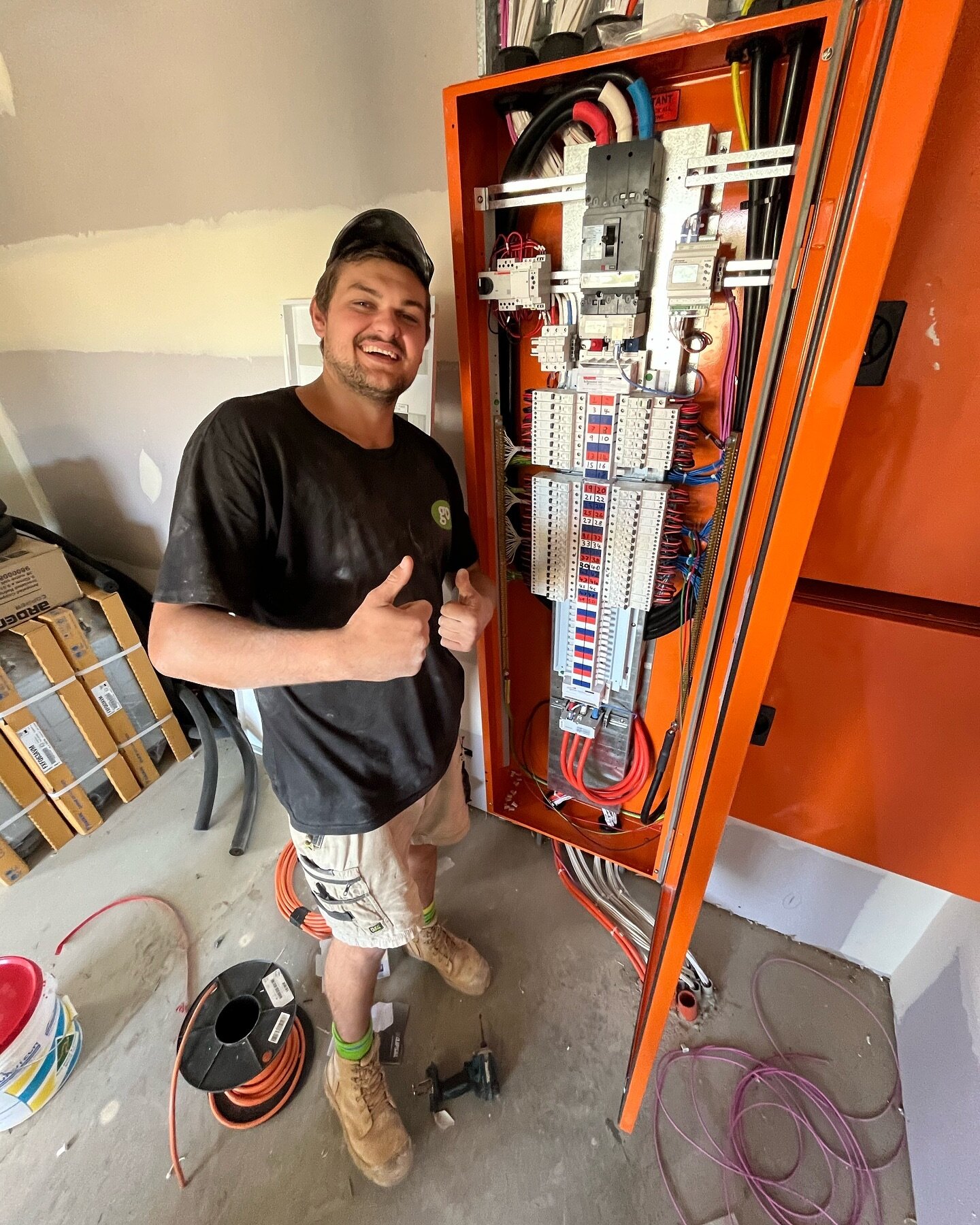 Hamish J and his first Switchboard!
Many more to come for this legend.
We love seeing our staff growing their skills and always learning new things. 
&bull;
&bull;
&bull;
#hallmacelectrical #electricalcontractor #electricalprojects #sparky #skilledtr
