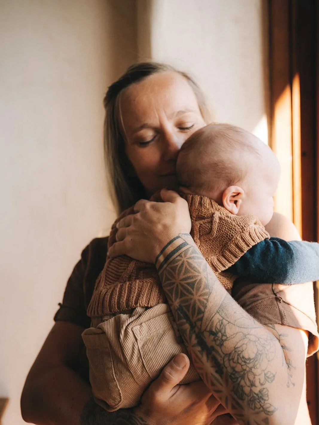 Mariane and Tim and little Arlo in Wandi ☀️