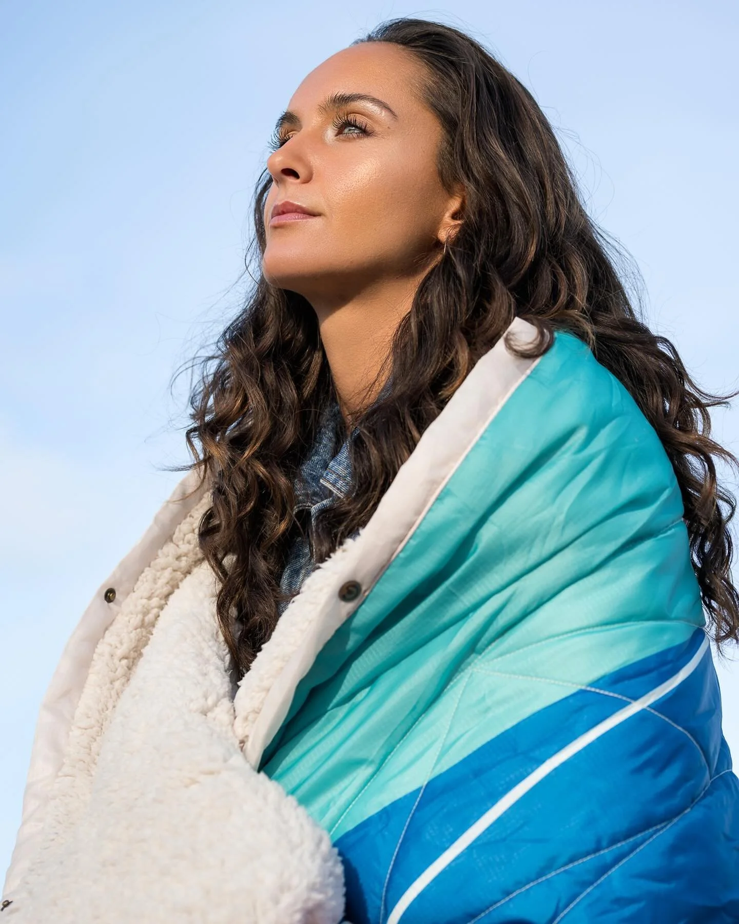 Capturing the spirit of adventure with my latest project: a vibrant outdoor camping blanket made from recycled materials brought to life in photos and video 🌿🏕️

Looking for impactful imagery for your brand? Let&rsquo;s collaborate! 
📸🎥

#Outdoor