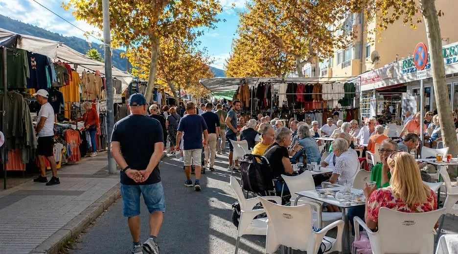 Zondagsmarkt Albir: het charmante uitstapje vanuit Calpe dat altijd goed voelt