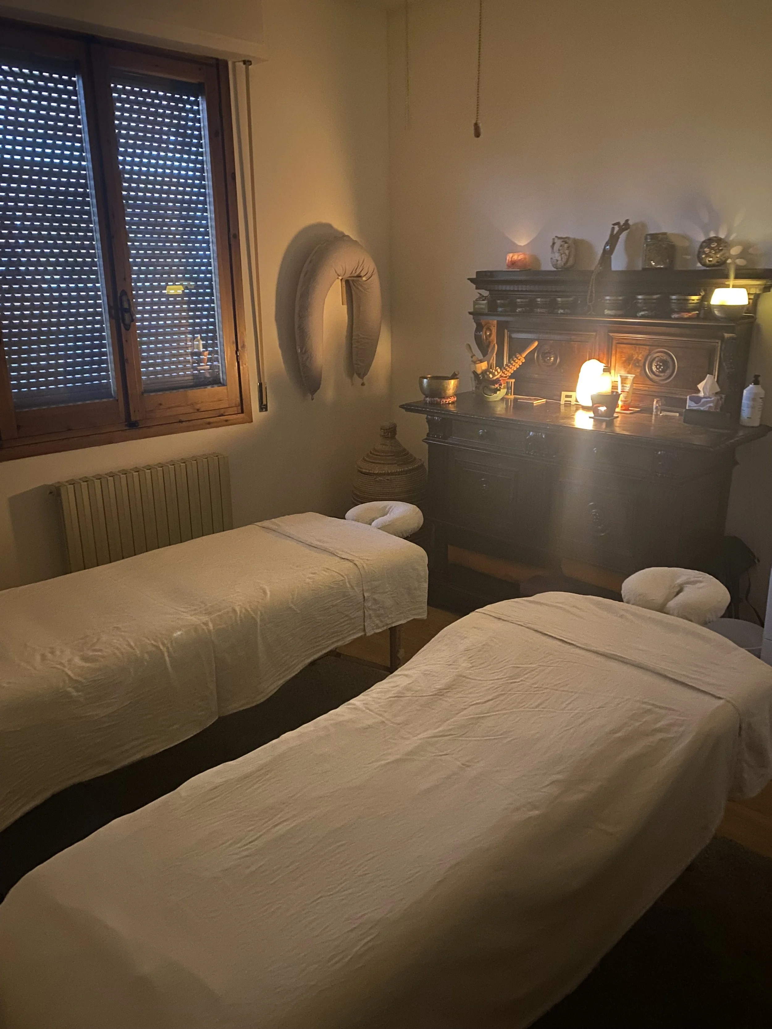 The Benefits of Couples’ Massage: Relax, Reconnect, and Restore Together