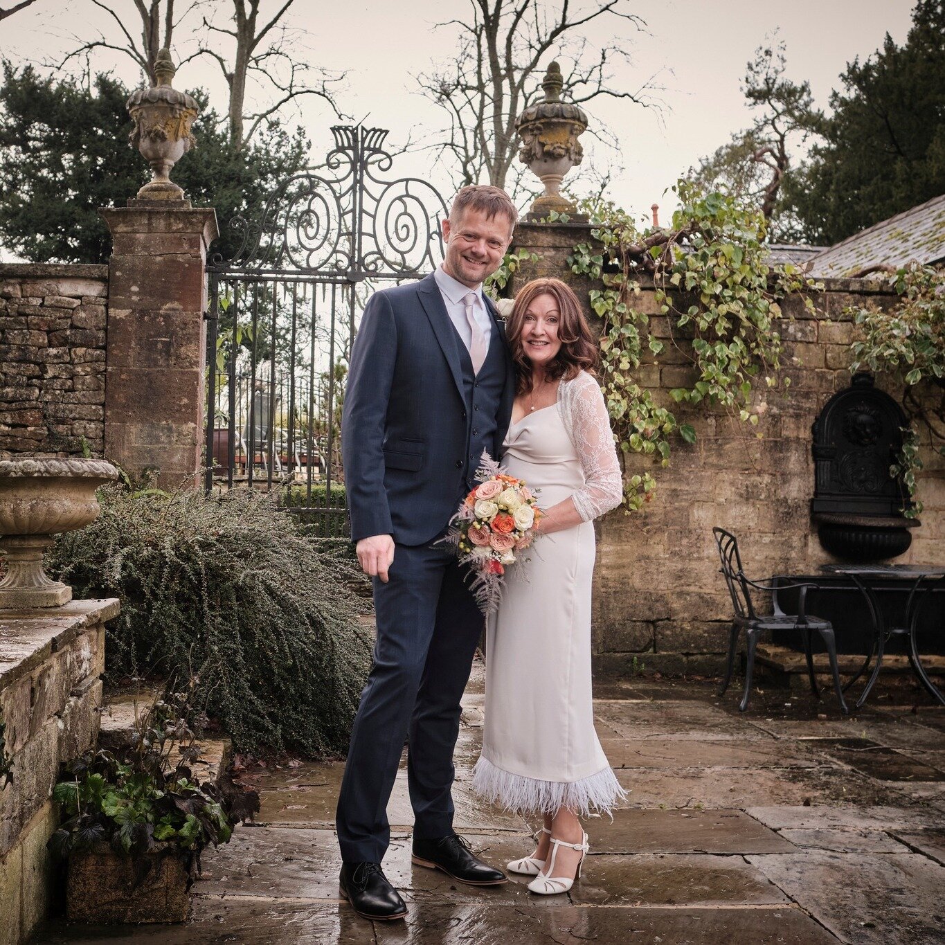 My last wedding of 2022, it was delightful to capture Johnny &amp; Lisa's wedding at @burleighcourtcotswolds. Beautiful flower creations by the very talented @louisepritchardflowers and an equally lovely cake created by the pastry chef at Burleigh Co