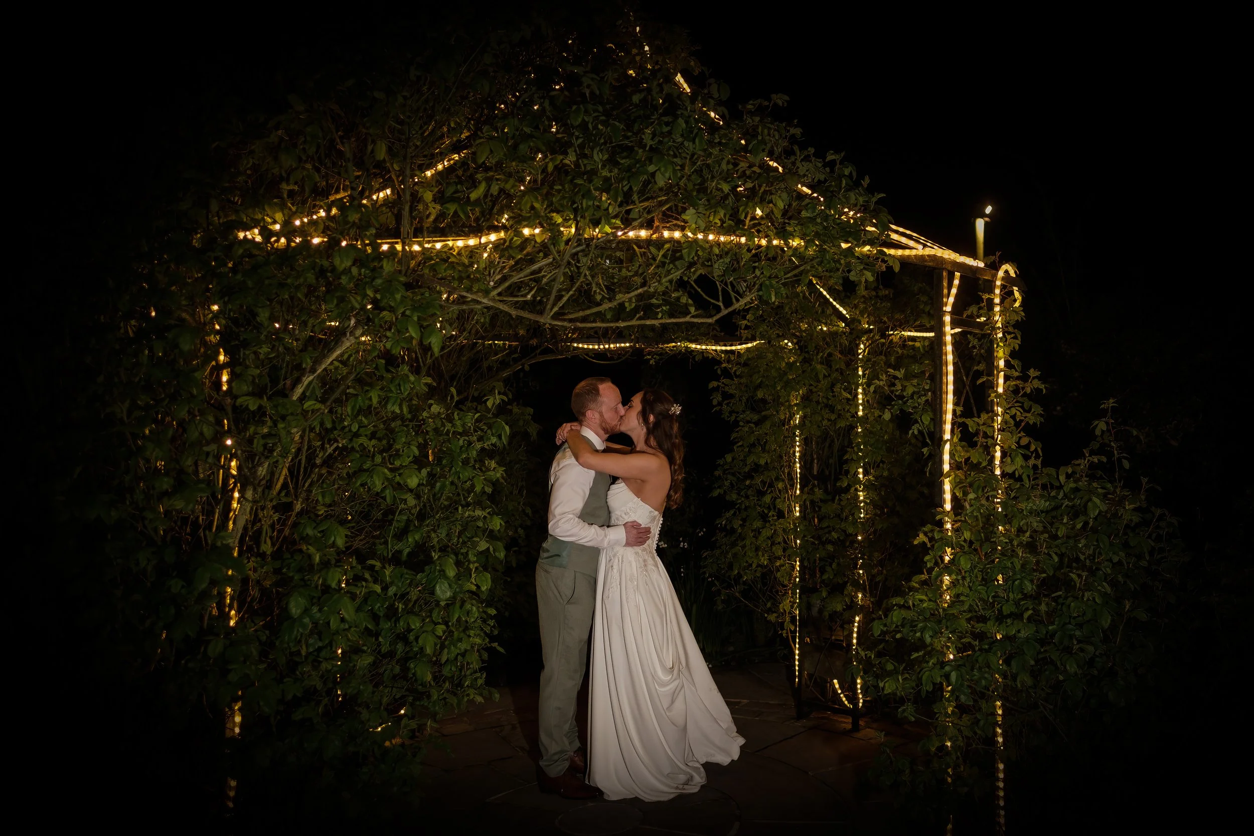 Cotswolds Wedding Photographer Kingscote Barn