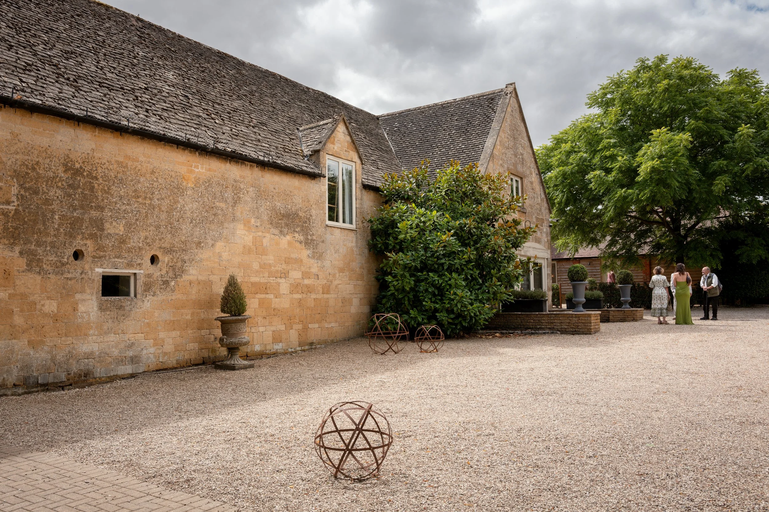 Cotswolds Wedding Photographer Lapstone Barn