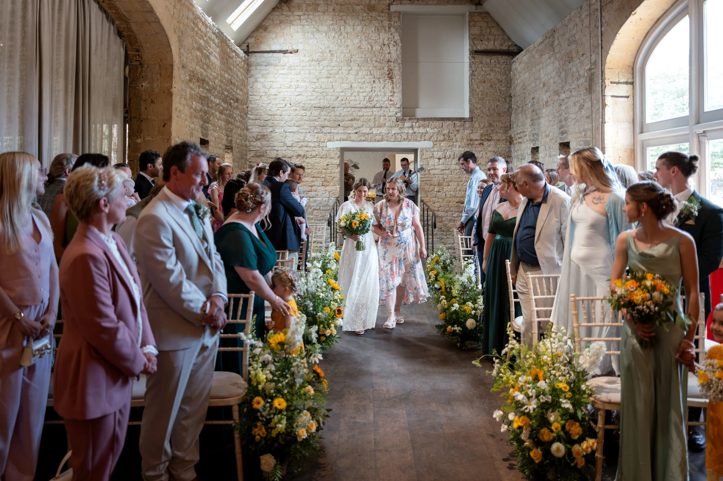 Cotswolds Wedding Photographer Lapstone Barn
