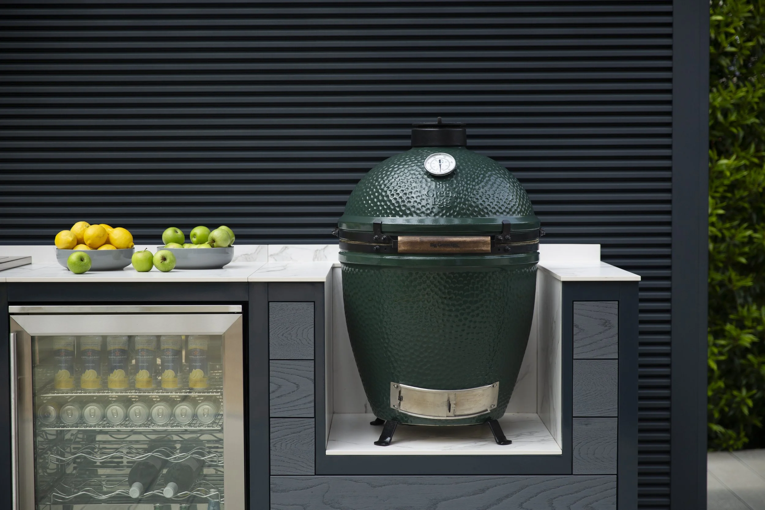 EO Outdoor Kitchen - Porcelain, Stainless Steel, Dekton